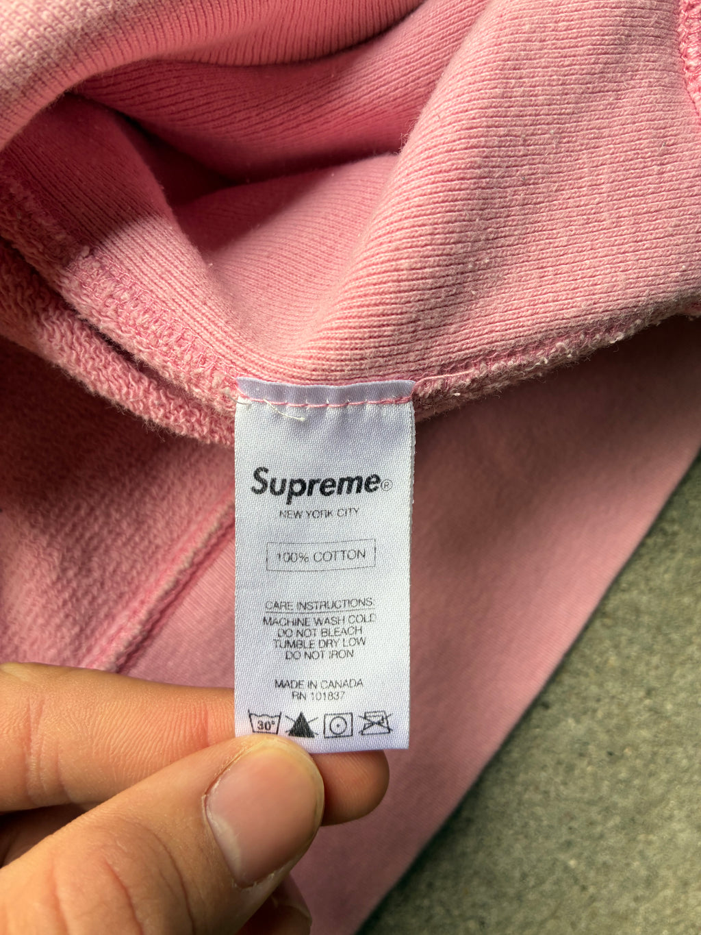 Supreme “PINK NEW YORK” Hoodie (M)
