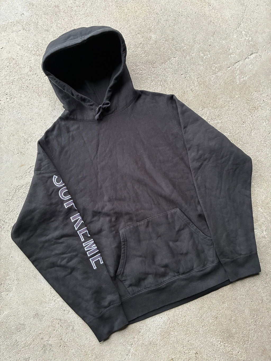 Supreme “EMBORIDED LOGO” Hoodie (M)