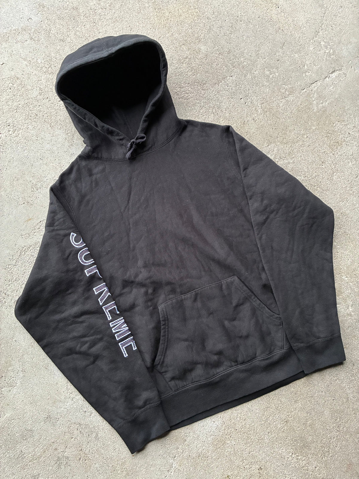 Supreme “EMBORIDED LOGO” Hoodie (M)
