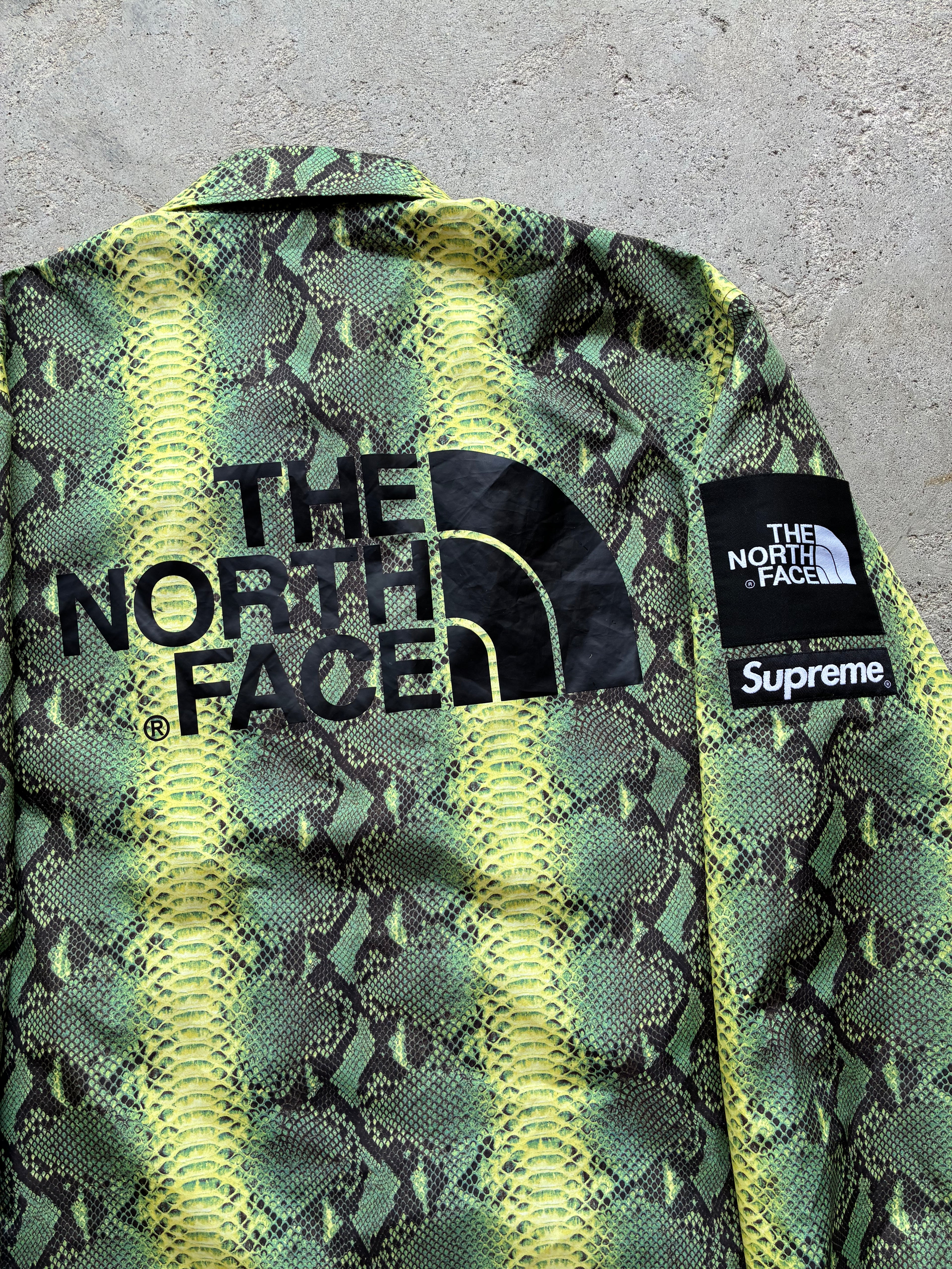 Supreme x the north face  “SNAKESKIN” jacket (M)