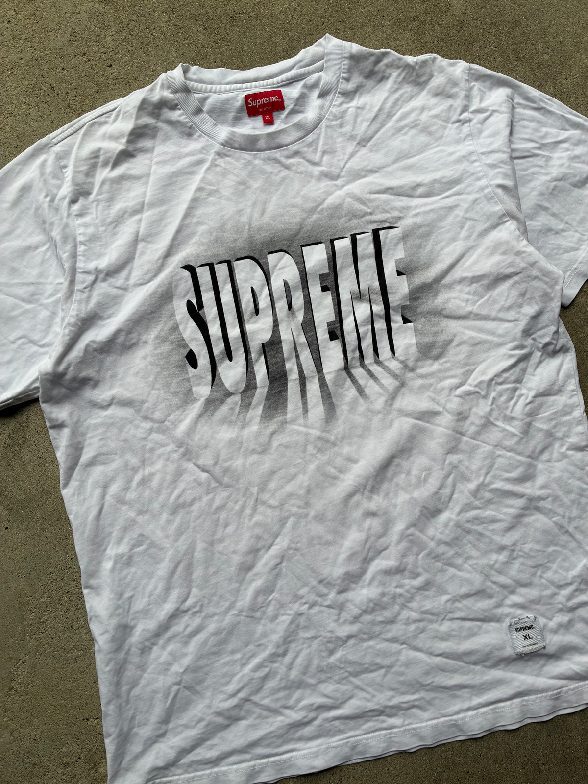 Supreme “LIGHT” Tee (XL)