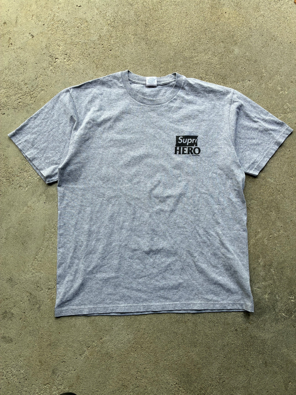 Supreme x Antihero “DOG” Tee (L)