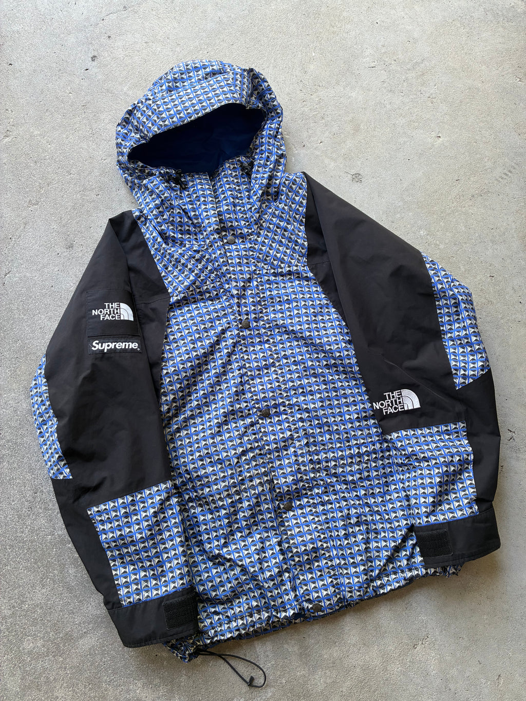 Supreme X The North Face “STUDDED MOUNTAIN” jakke (XL)