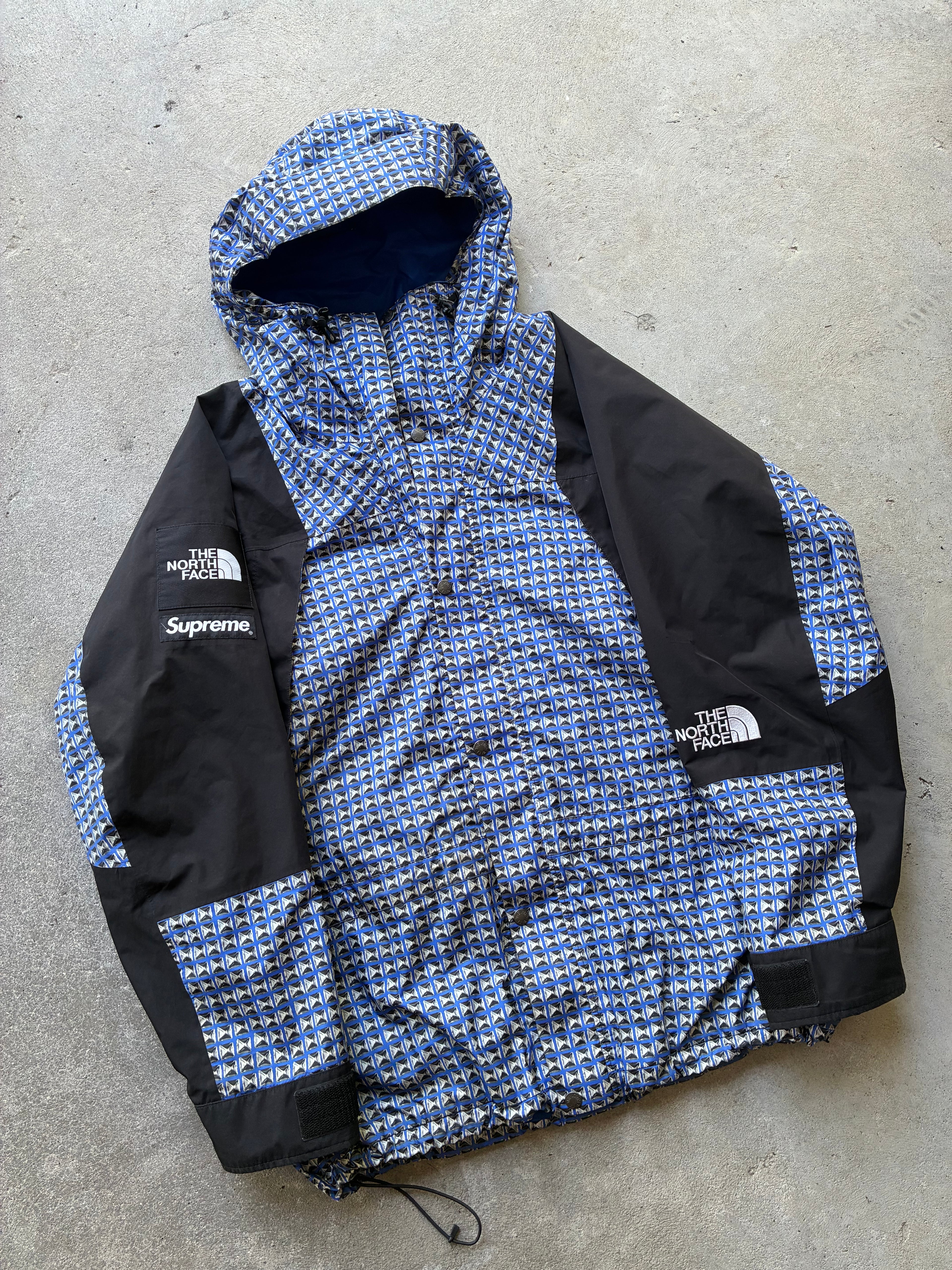 Supreme X The North Face “STUDDED MOUNTAIN” jakke (XL)