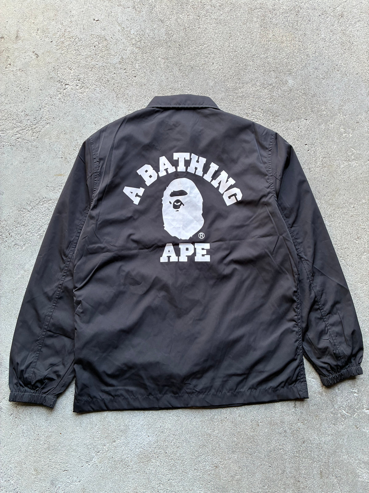 Sort Bape coach jacket (M)