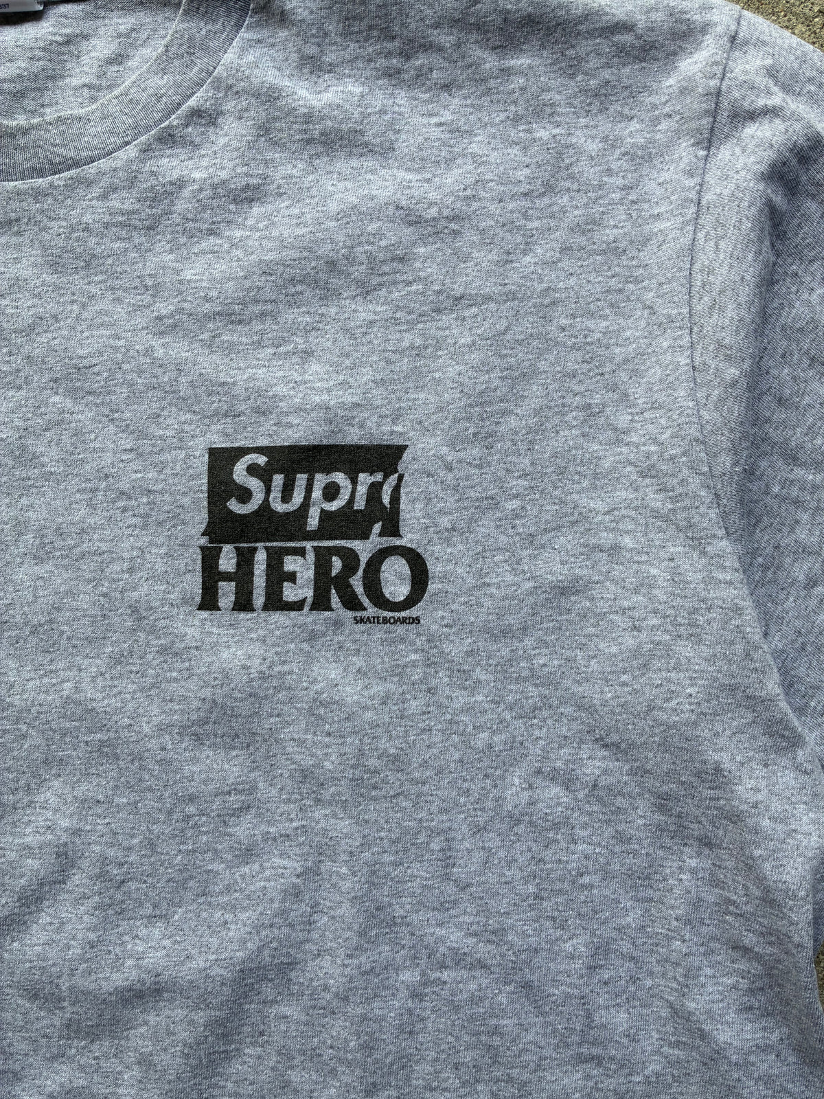 Supreme x Antihero “DOG” Tee (L)