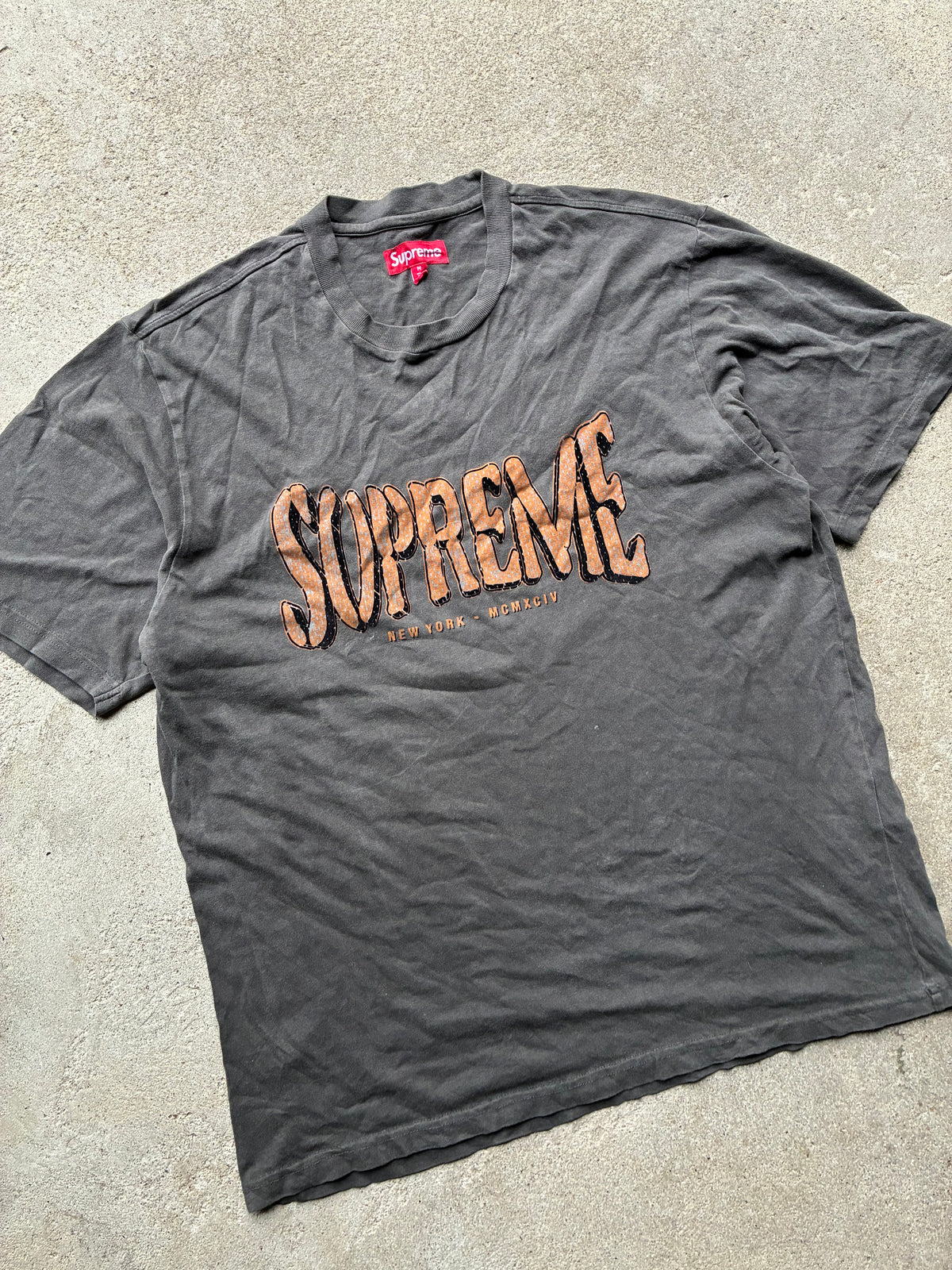 Supreme “FLOCKED WASHED” Tee (M)