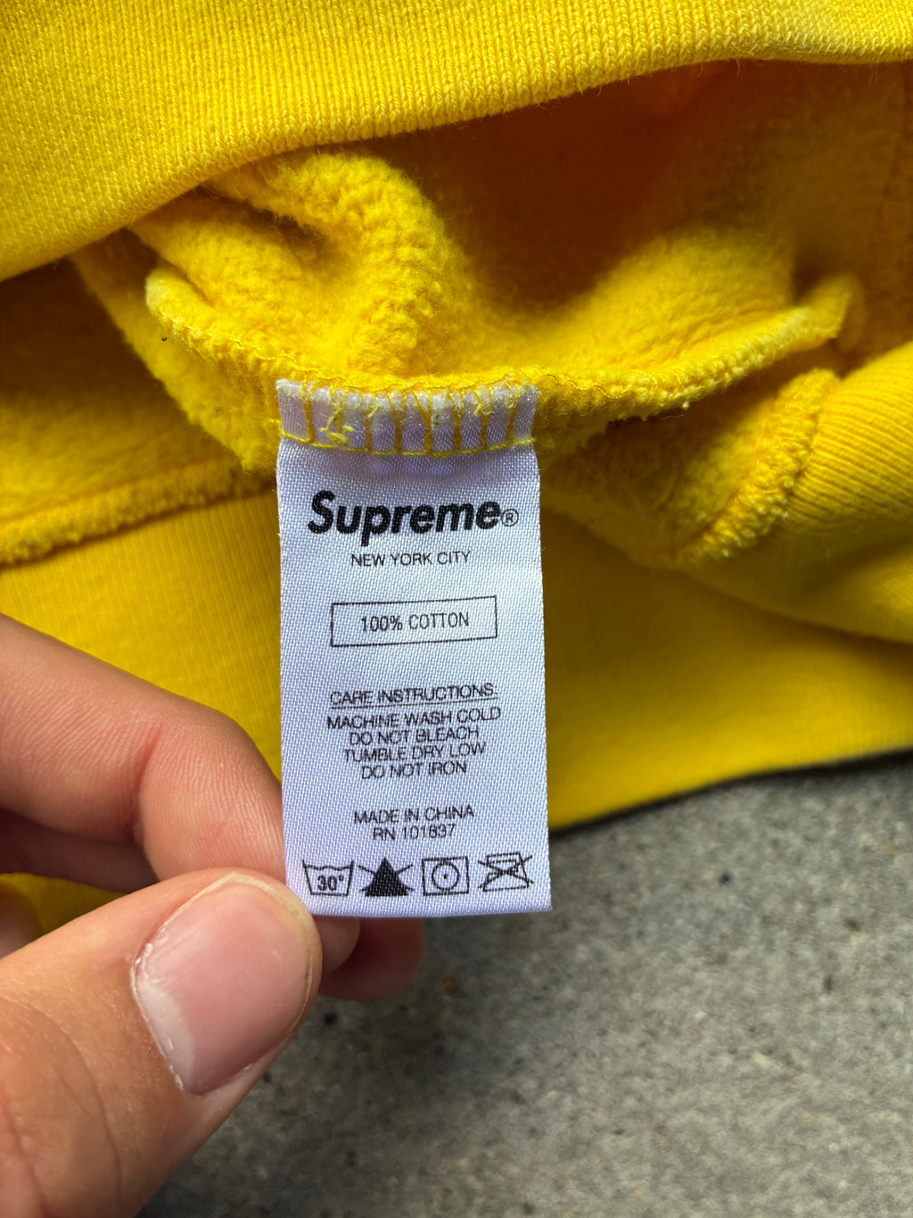 Supreme “TEXT STRIPED LOGO” Hoodie (M)