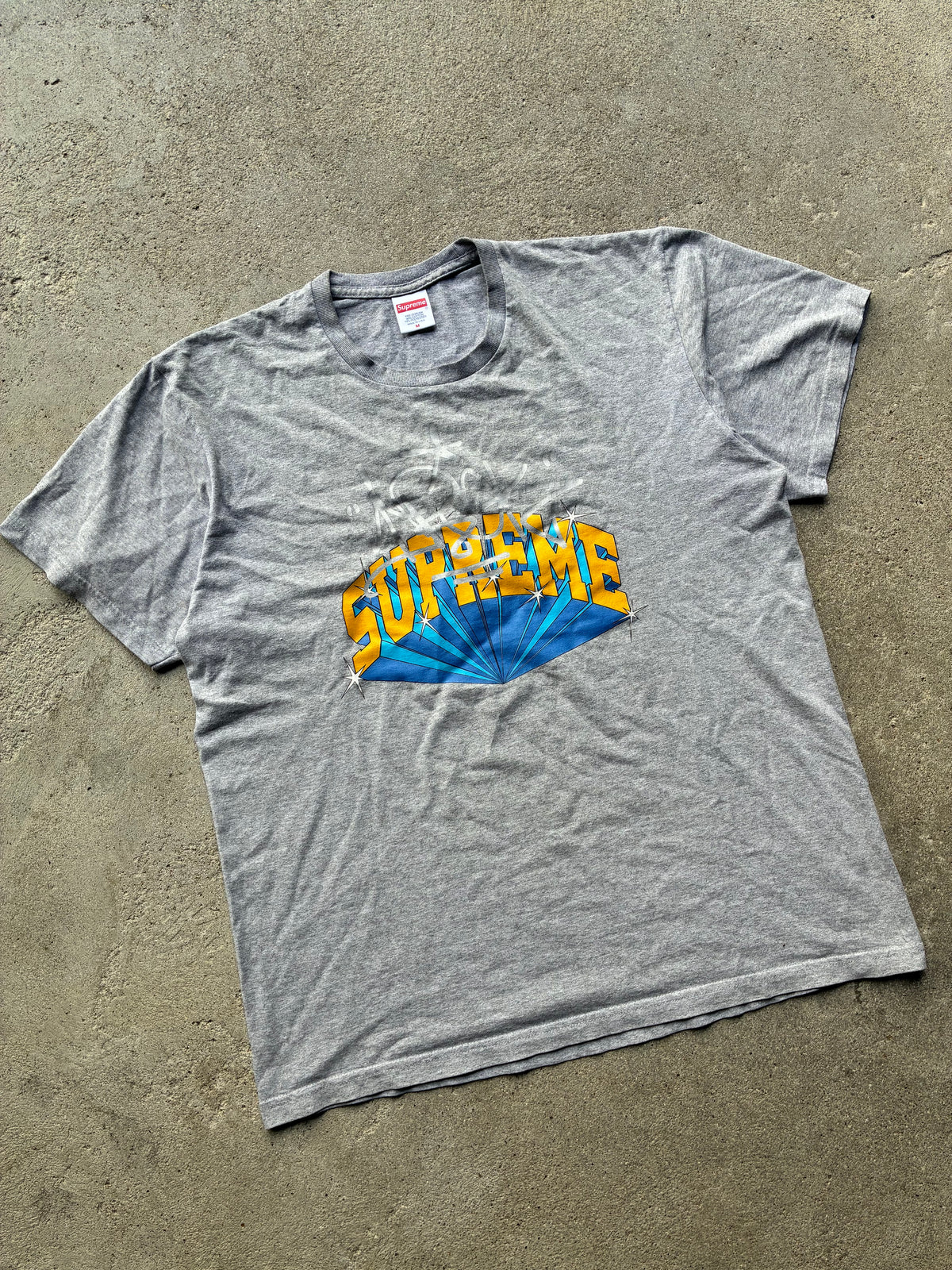 Supreme “IRAK ARC LOGO” Tee (M)