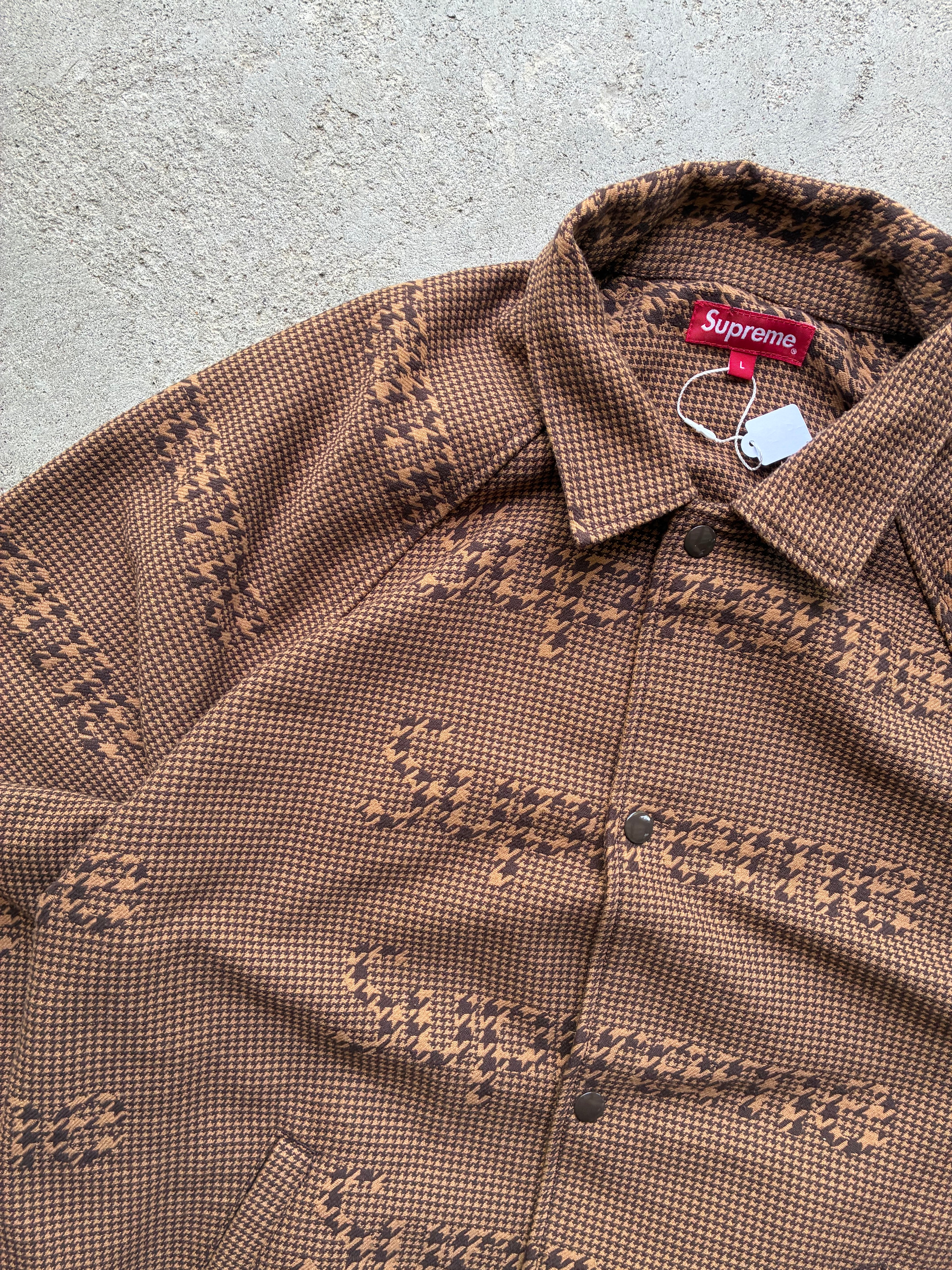 Supreme “HOUNDSTOOTH LOGO” Jakke (L)