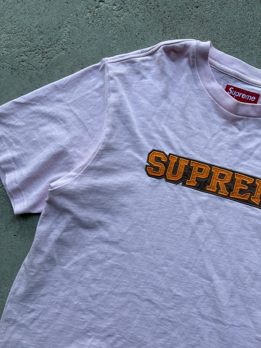 Supreme “SATIN APPLEQUE SS25” Tee (M)