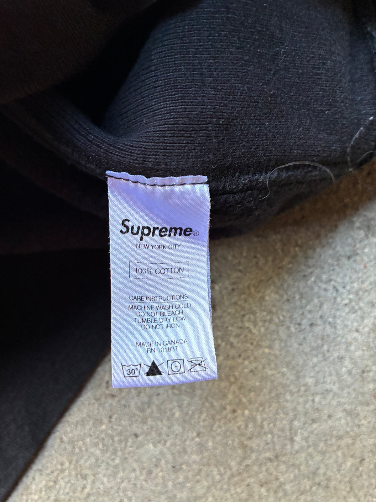 Supreme “CAPONE -N- NOREAGA WAR RAPPORT” Hoodie (M)