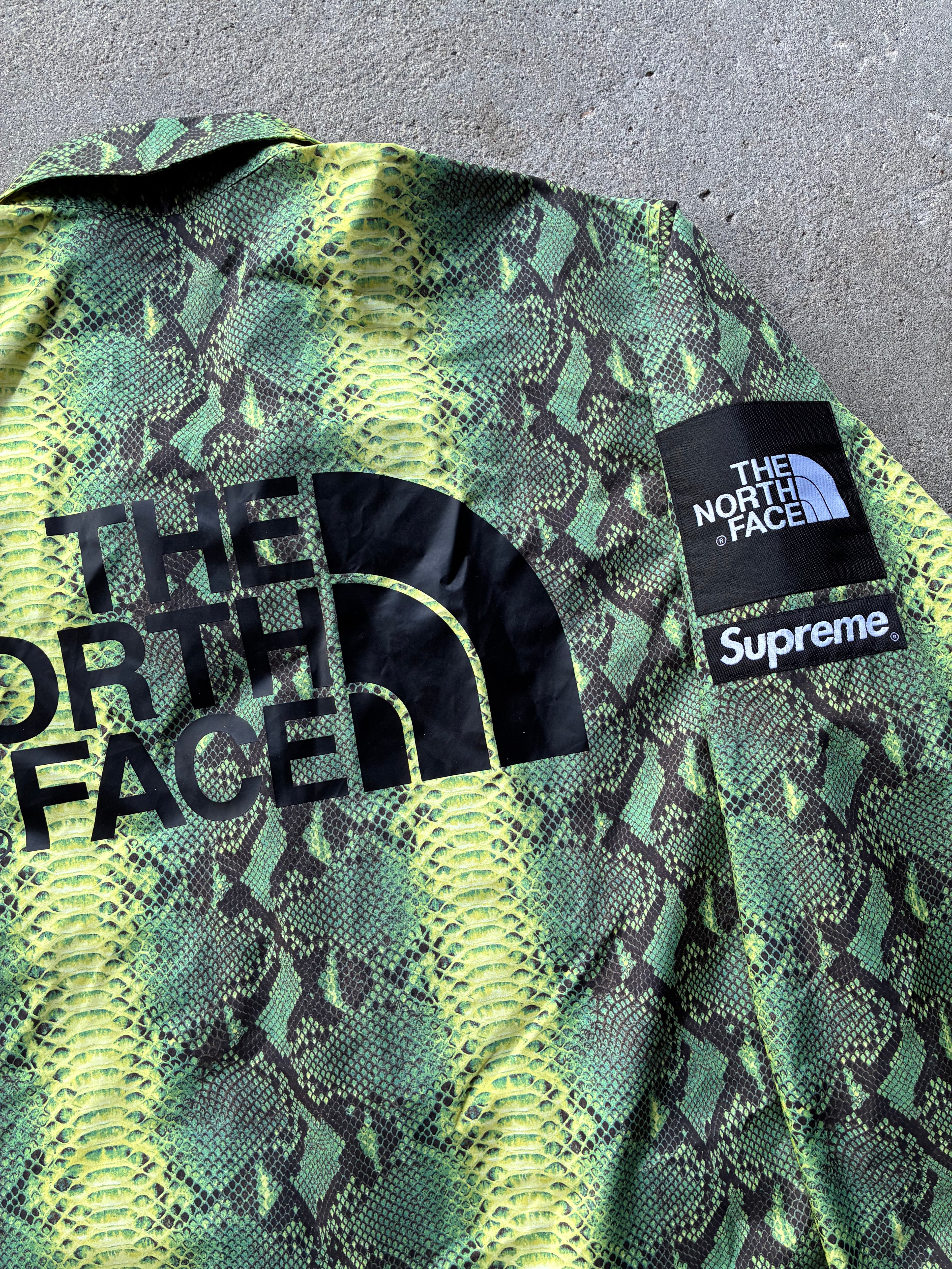 Supreme x the north face  “SNAKESKIN” jacket (M)