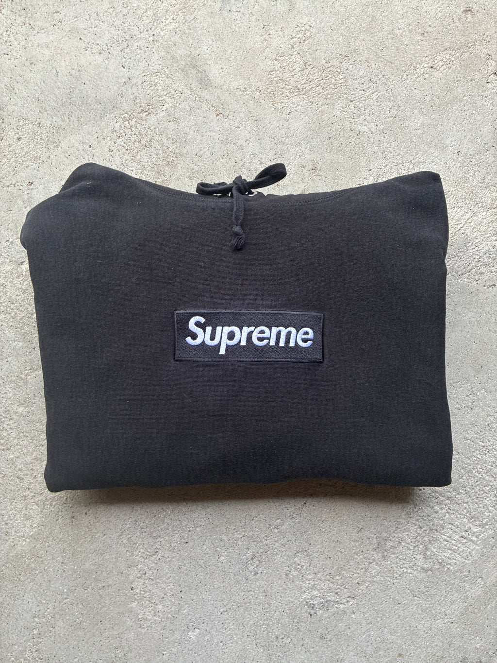 Supreme box logo “FW23 black” hoodie (M)