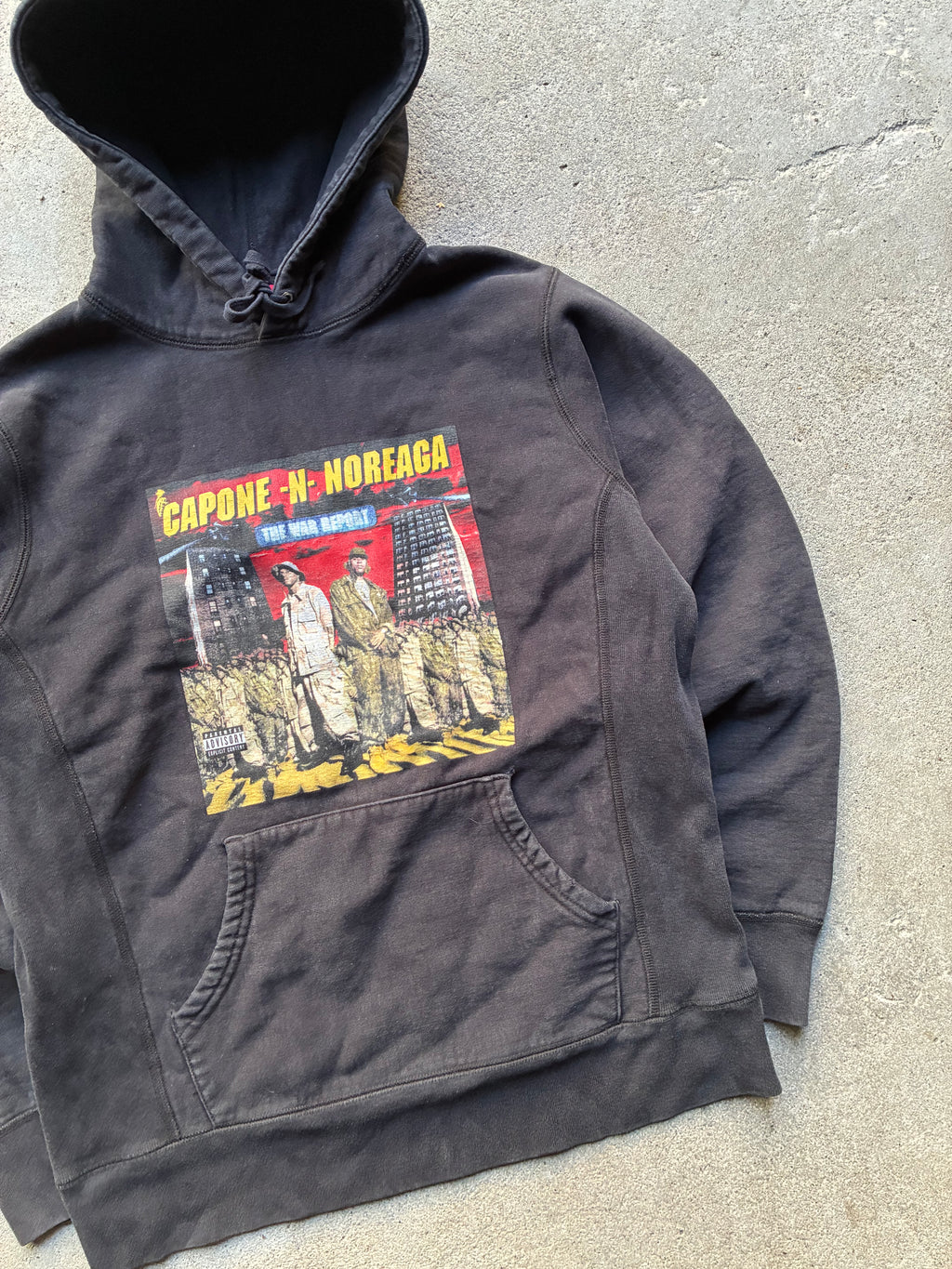 Supreme “CAPONE -N- NOREAGA WAR RAPPORT” Hoodie (M)