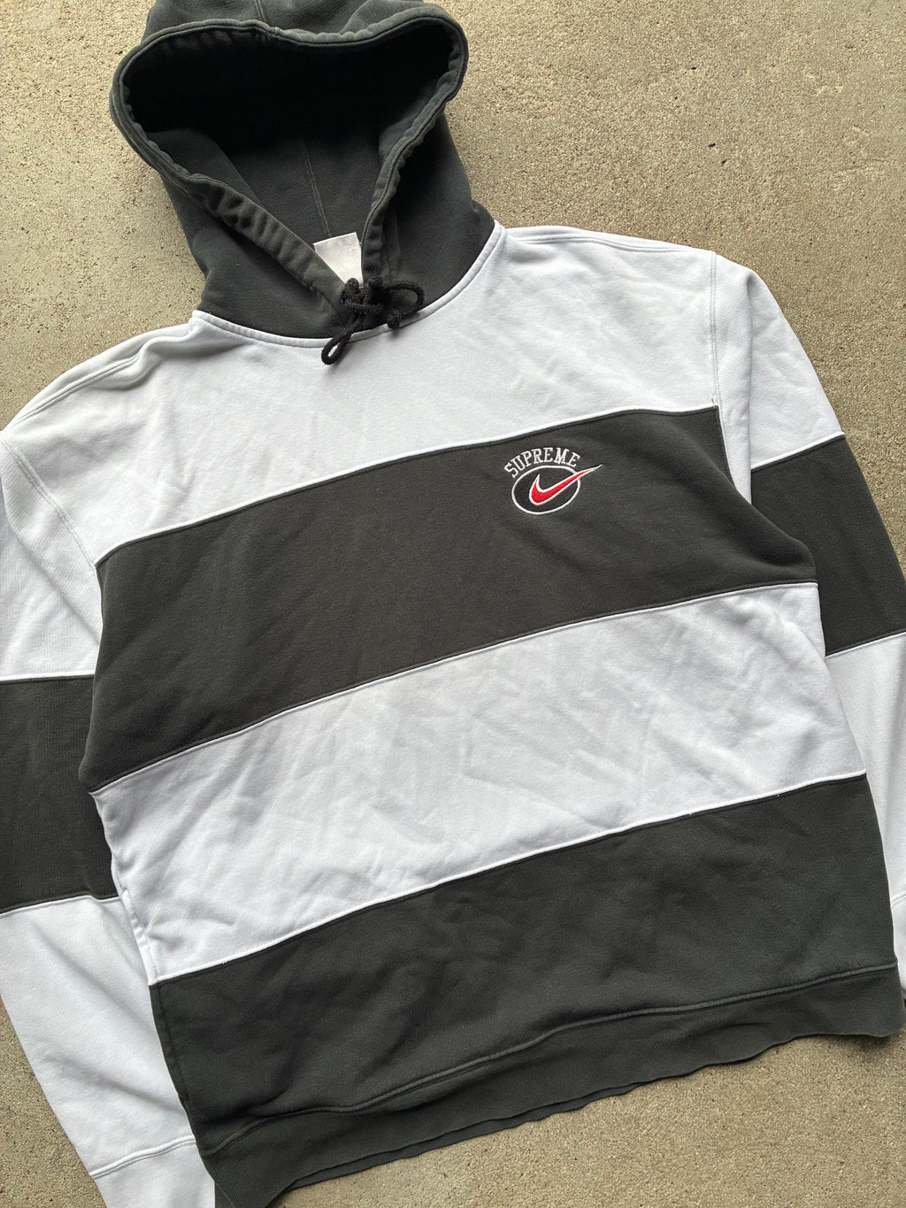 Supreme x Nike “STRIPE” Hoodie (M)