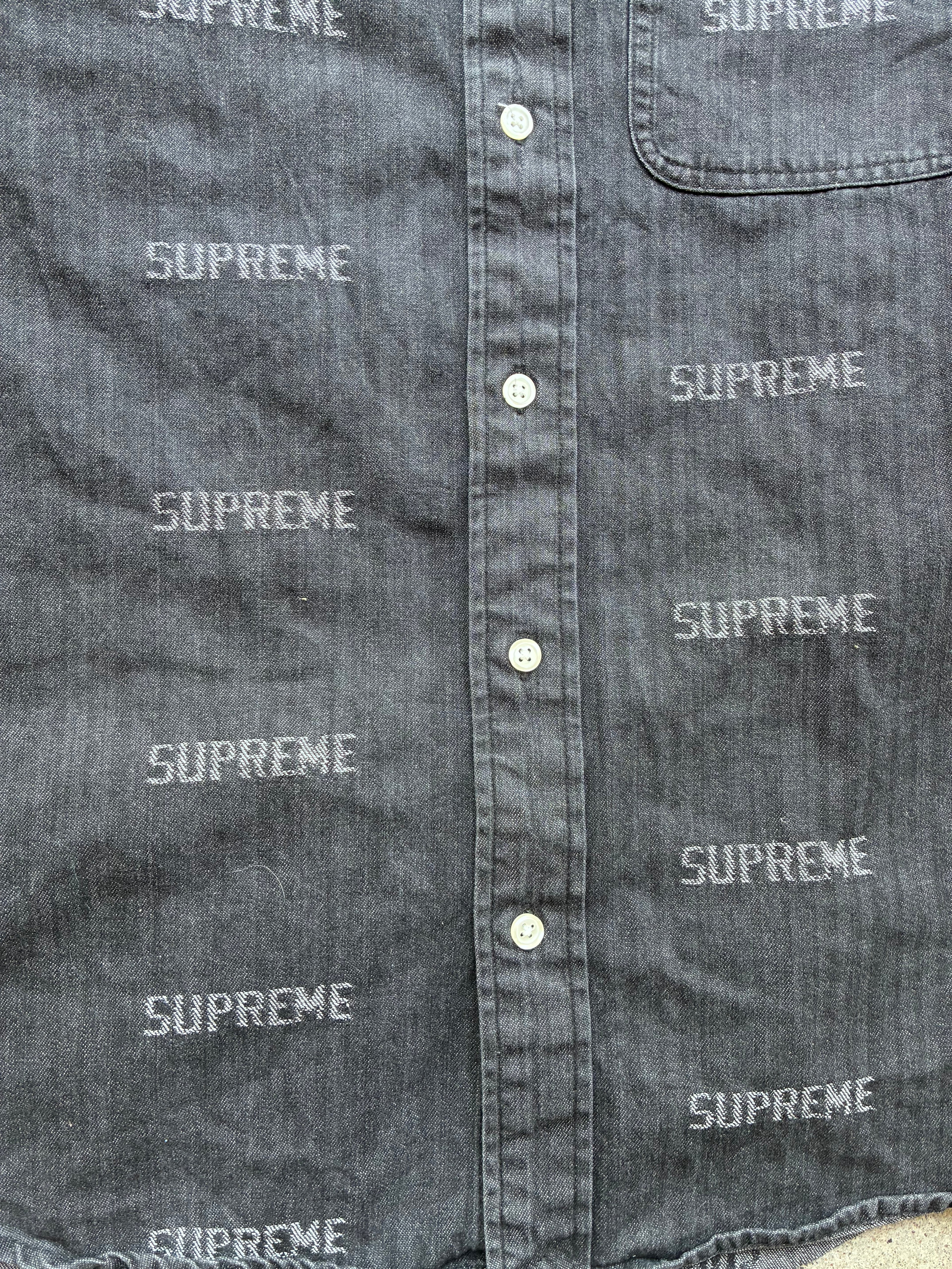 Supreme “LOGO DENIM” Skjorte (L)