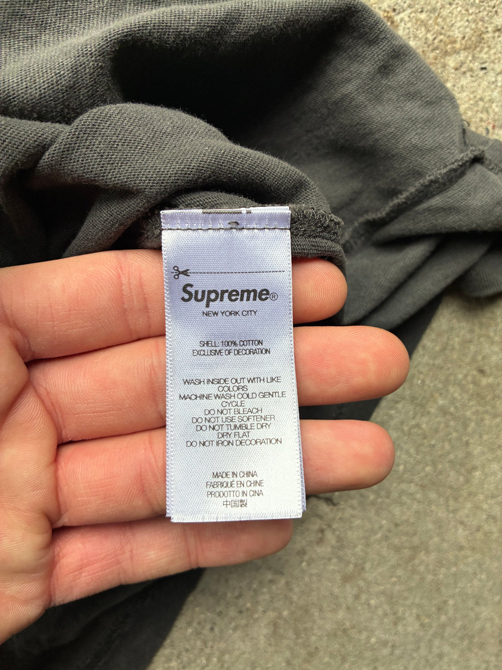 Supreme “FLOCKED WASHED” Tee (M)