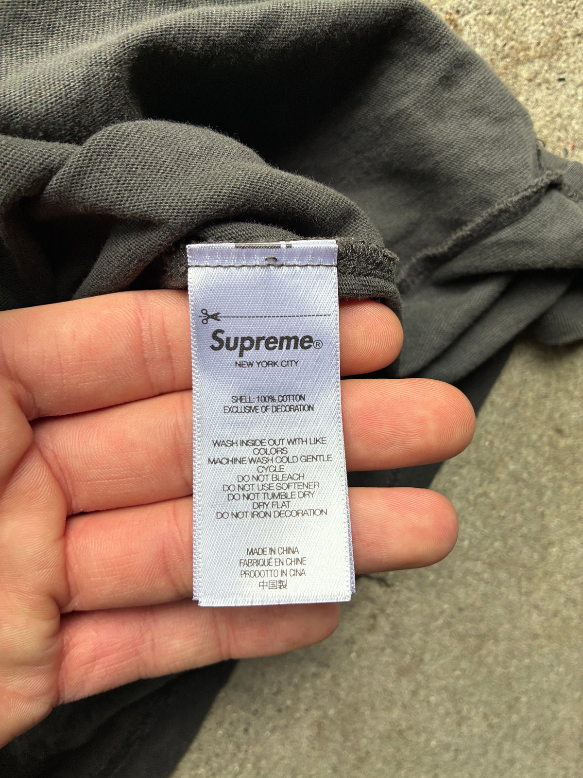Supreme “FLOCKED WASHED” Tee (M)
