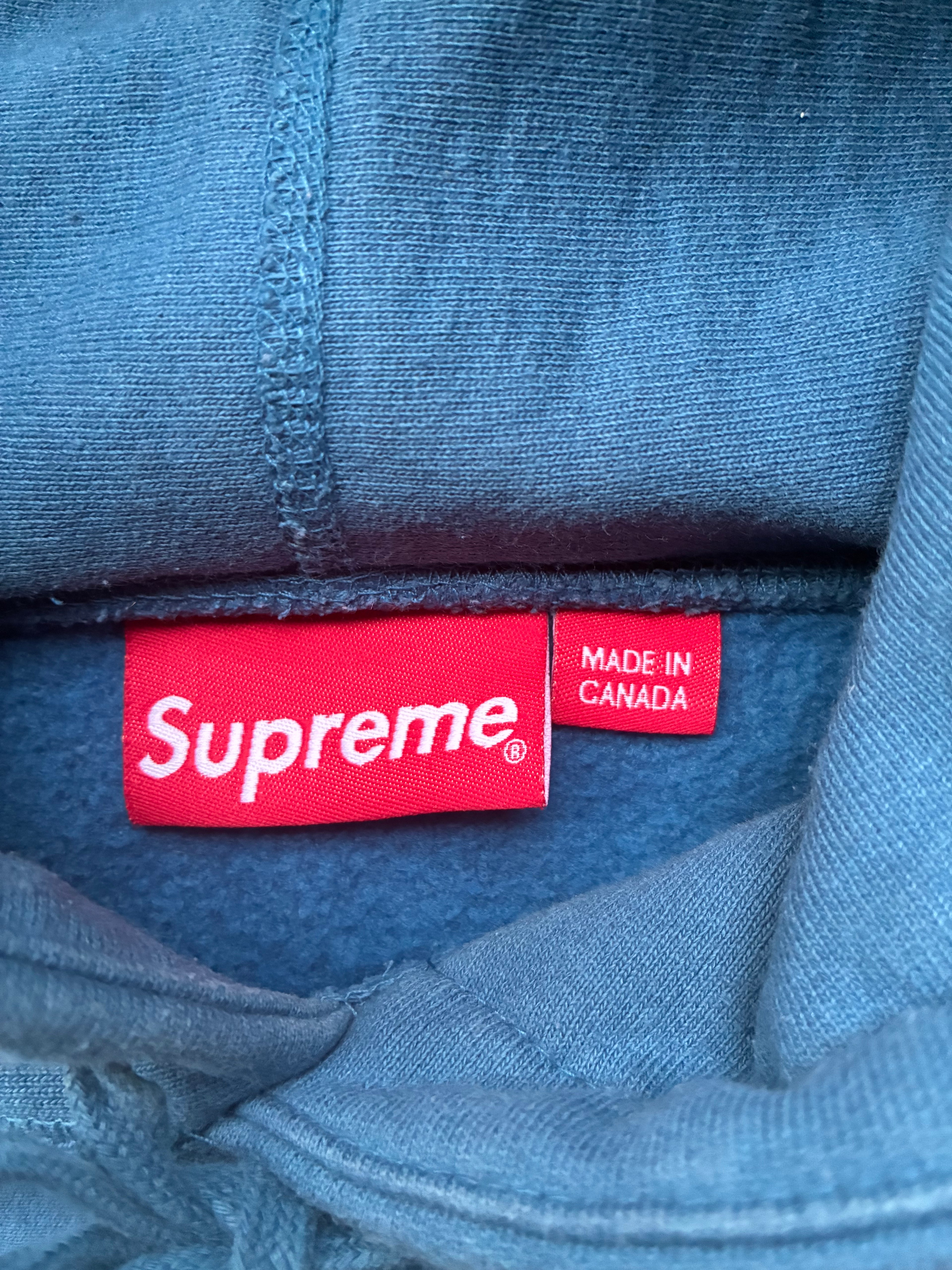 Supreme box logo “FW23 LYSEBLÅ” hoodie (M)