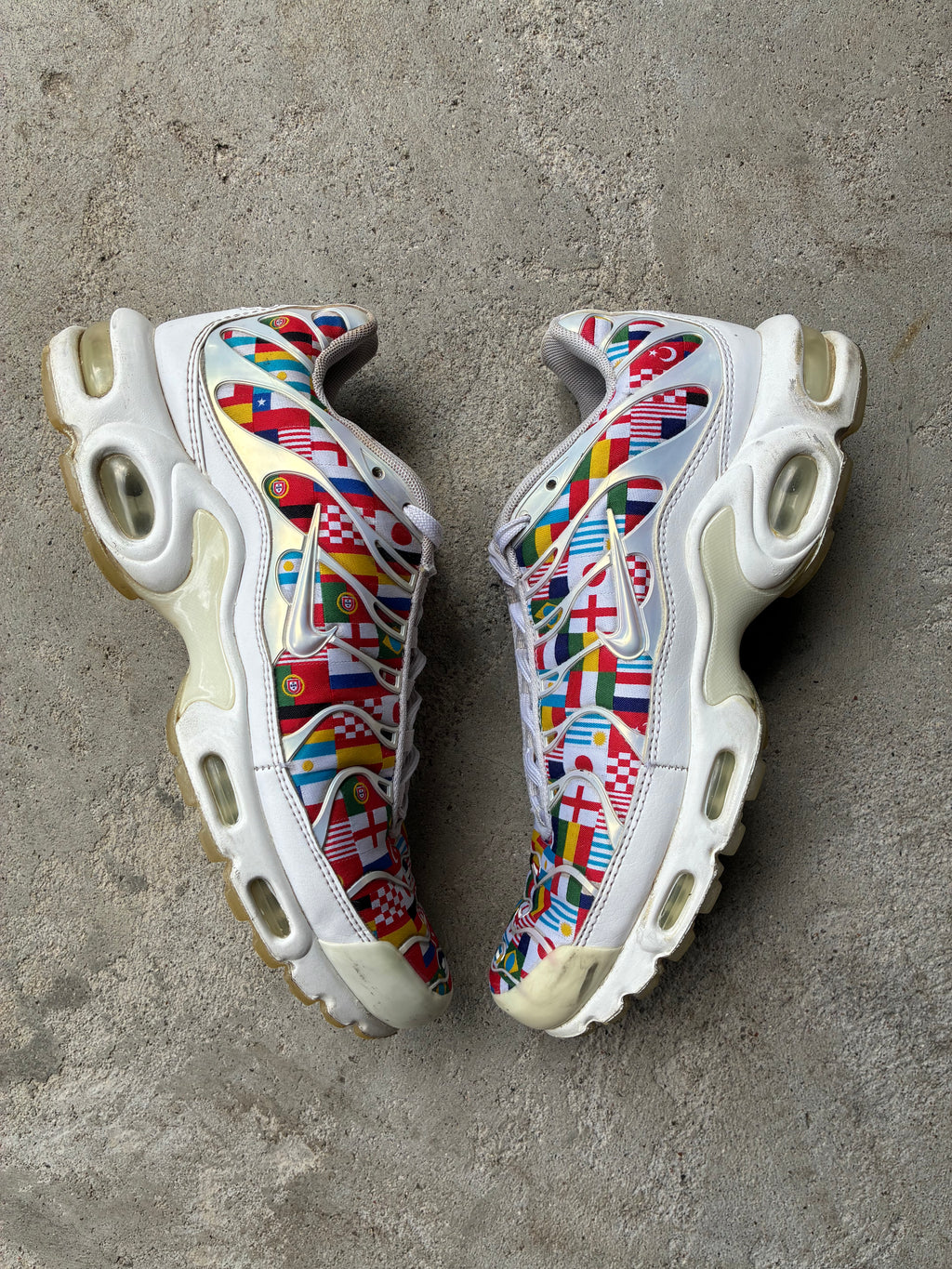 Nike Air Max plus “INTERNATIONAL FLAG” (42,5)