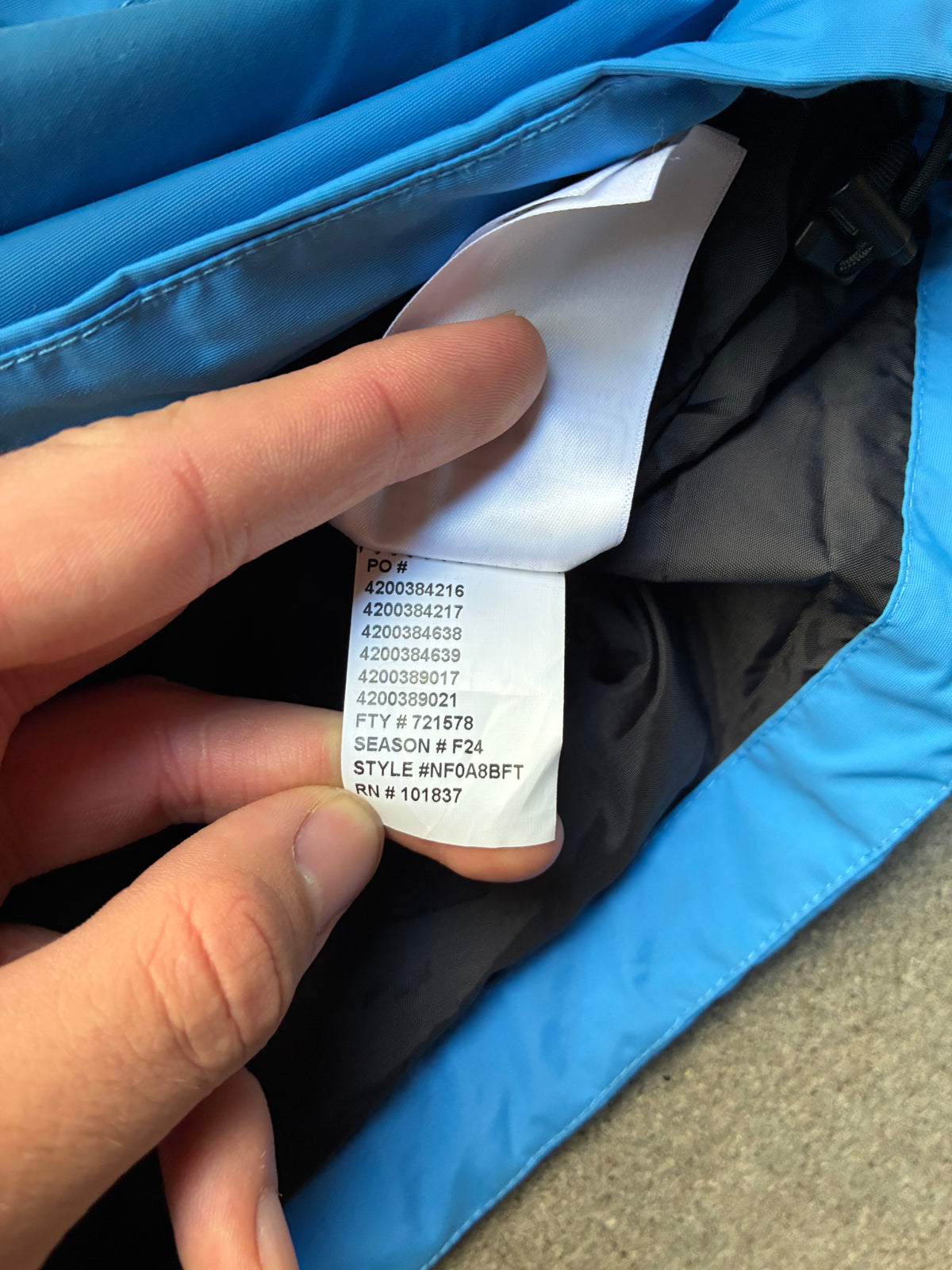 Supreme x The North Face mountain jacket (M)