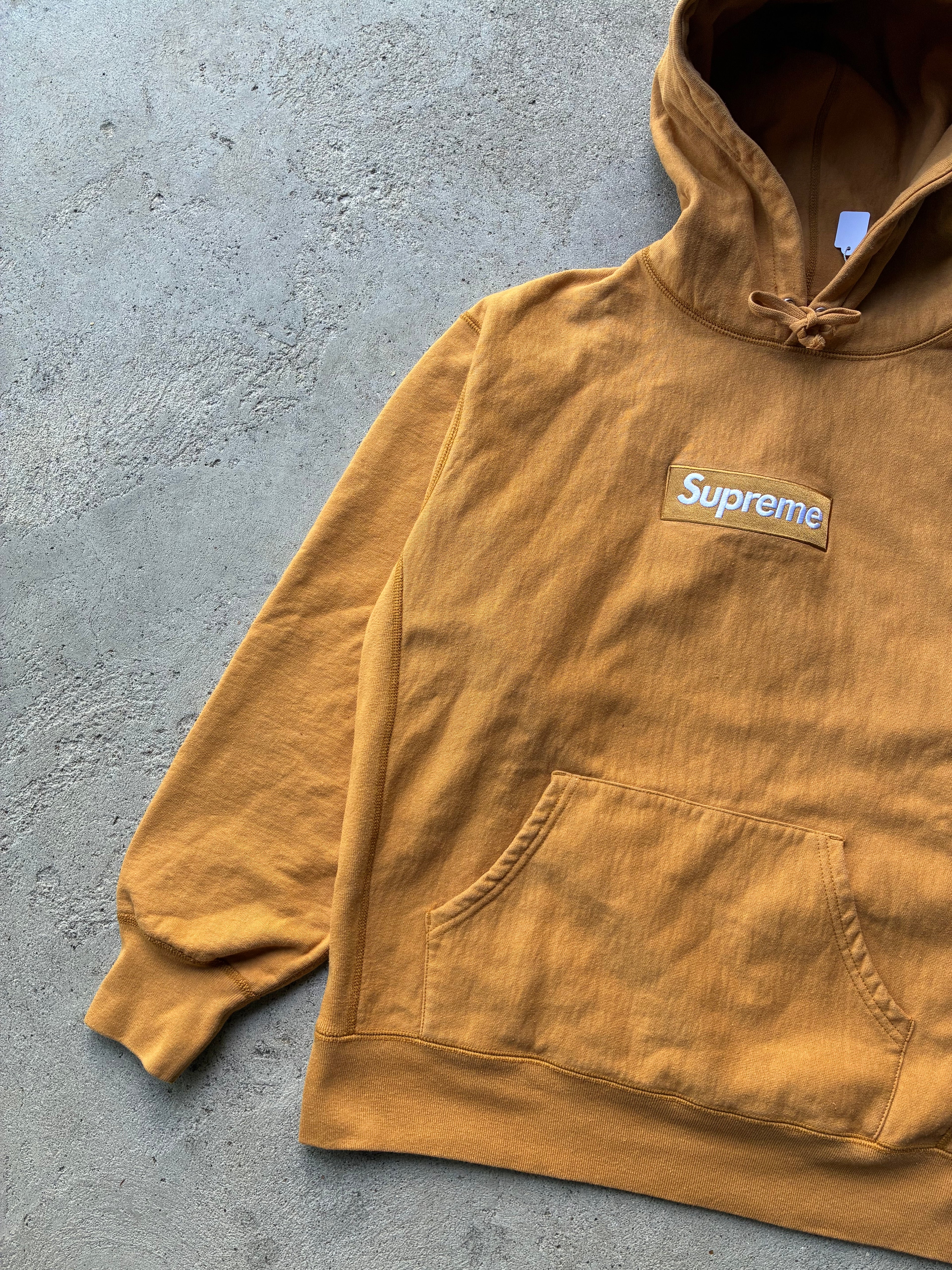 Supreme box logo “MUSTARD FW21” Hoodie (M)