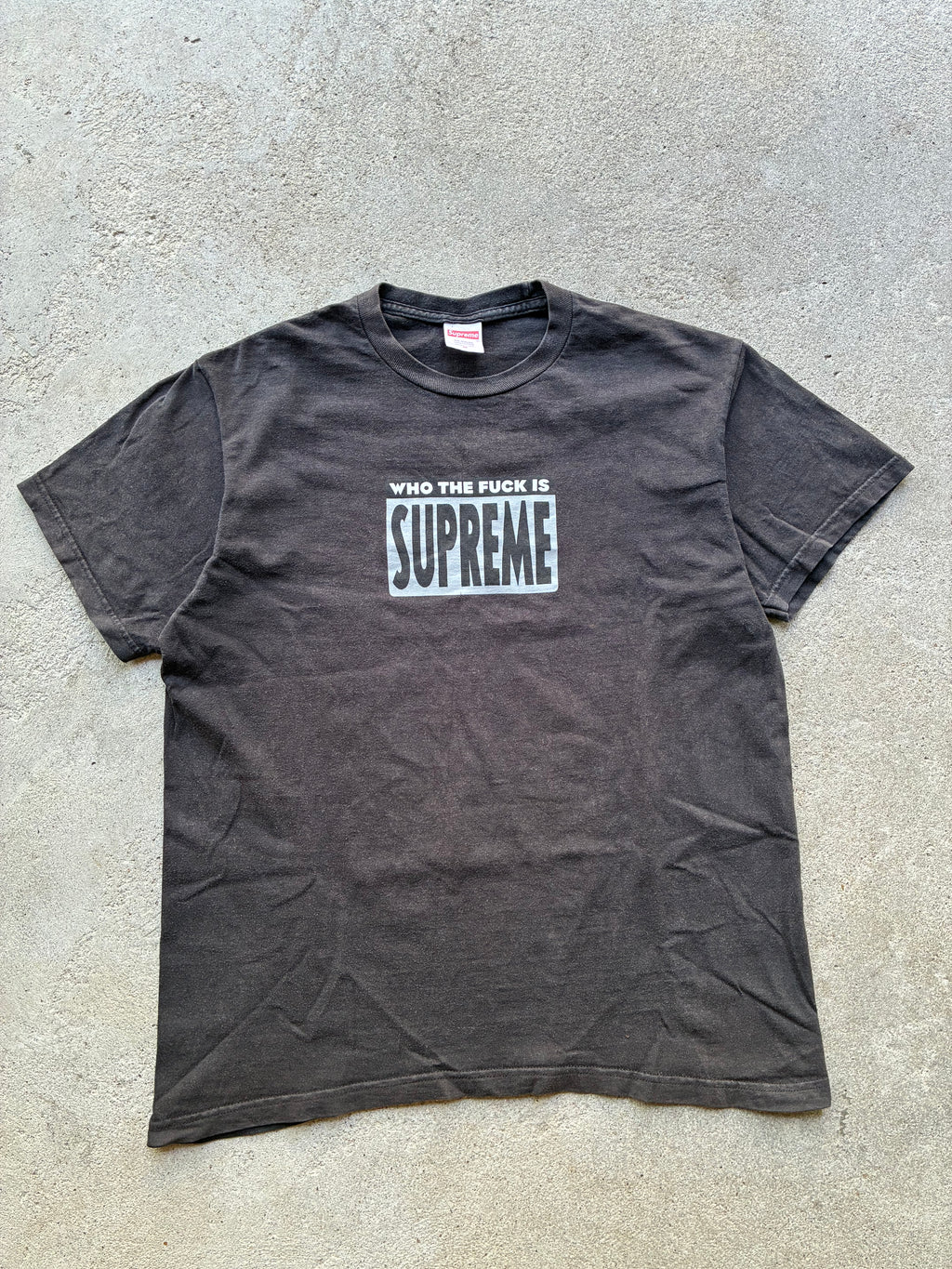 Supreme “WHO THE FU*K IS SUPREME” Tee (M)