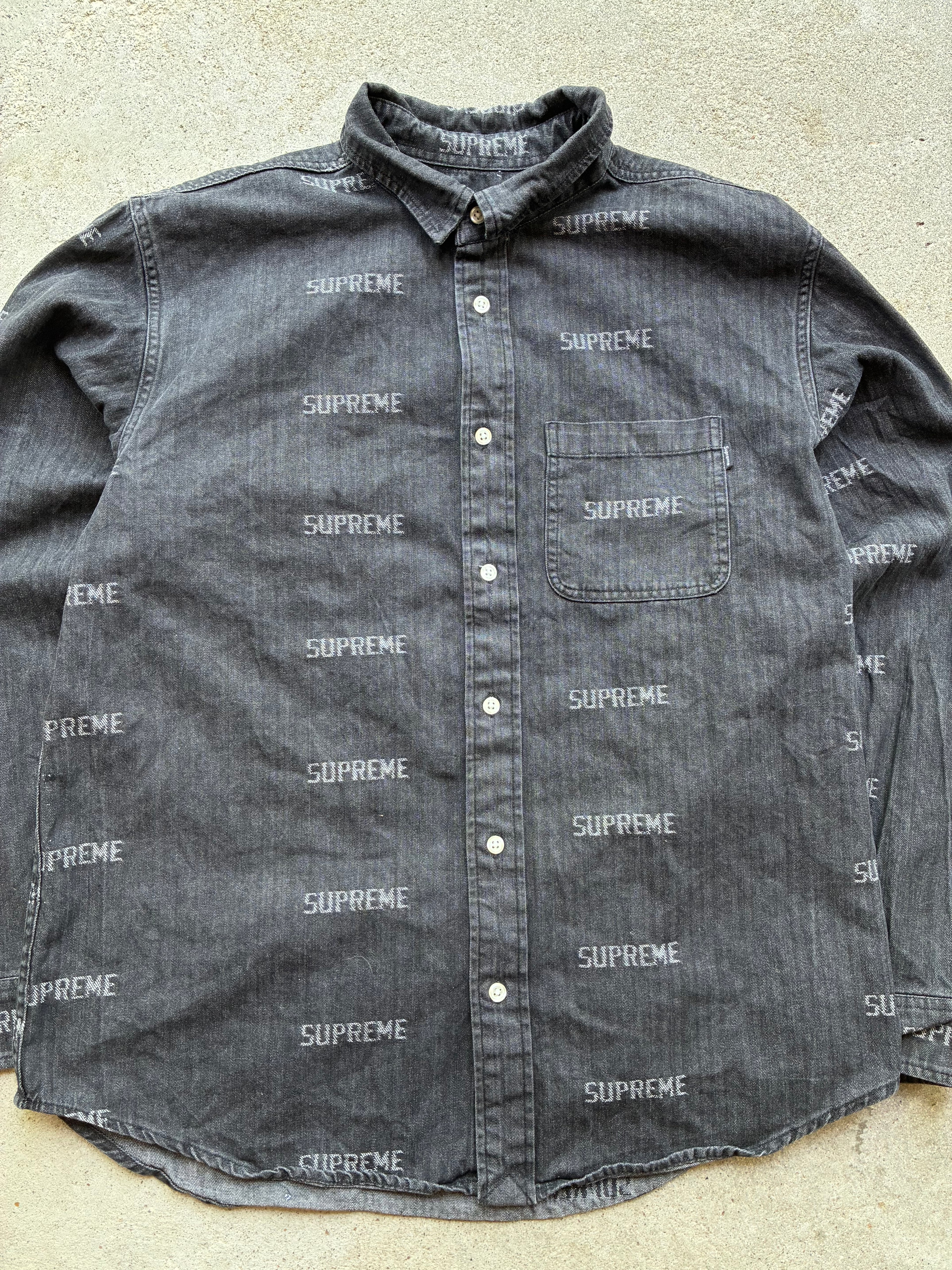 Supreme “LOGO DENIM” Skjorte (L)