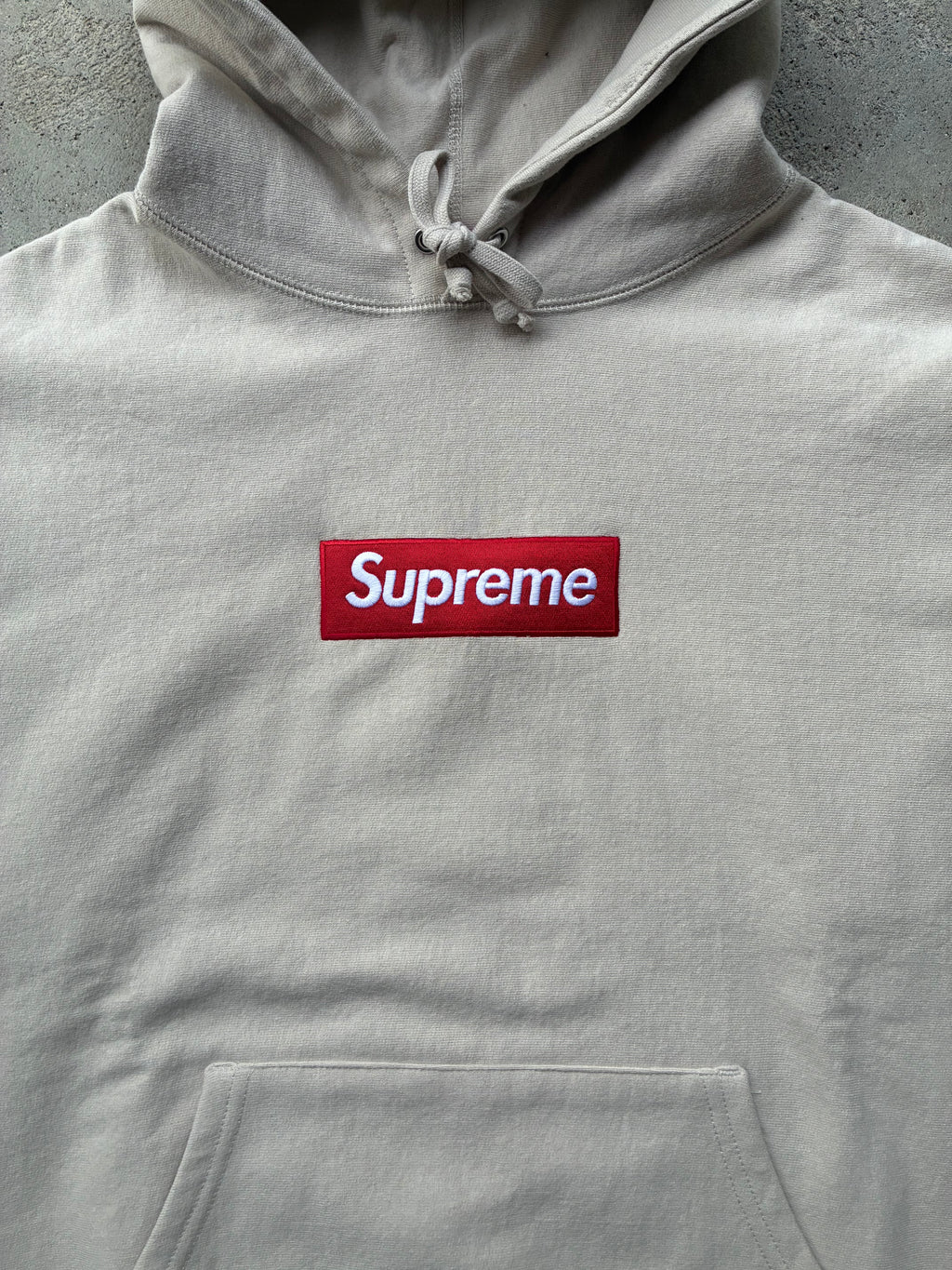 Supreme box logo “FW24 BEIGE” hoodie (M)