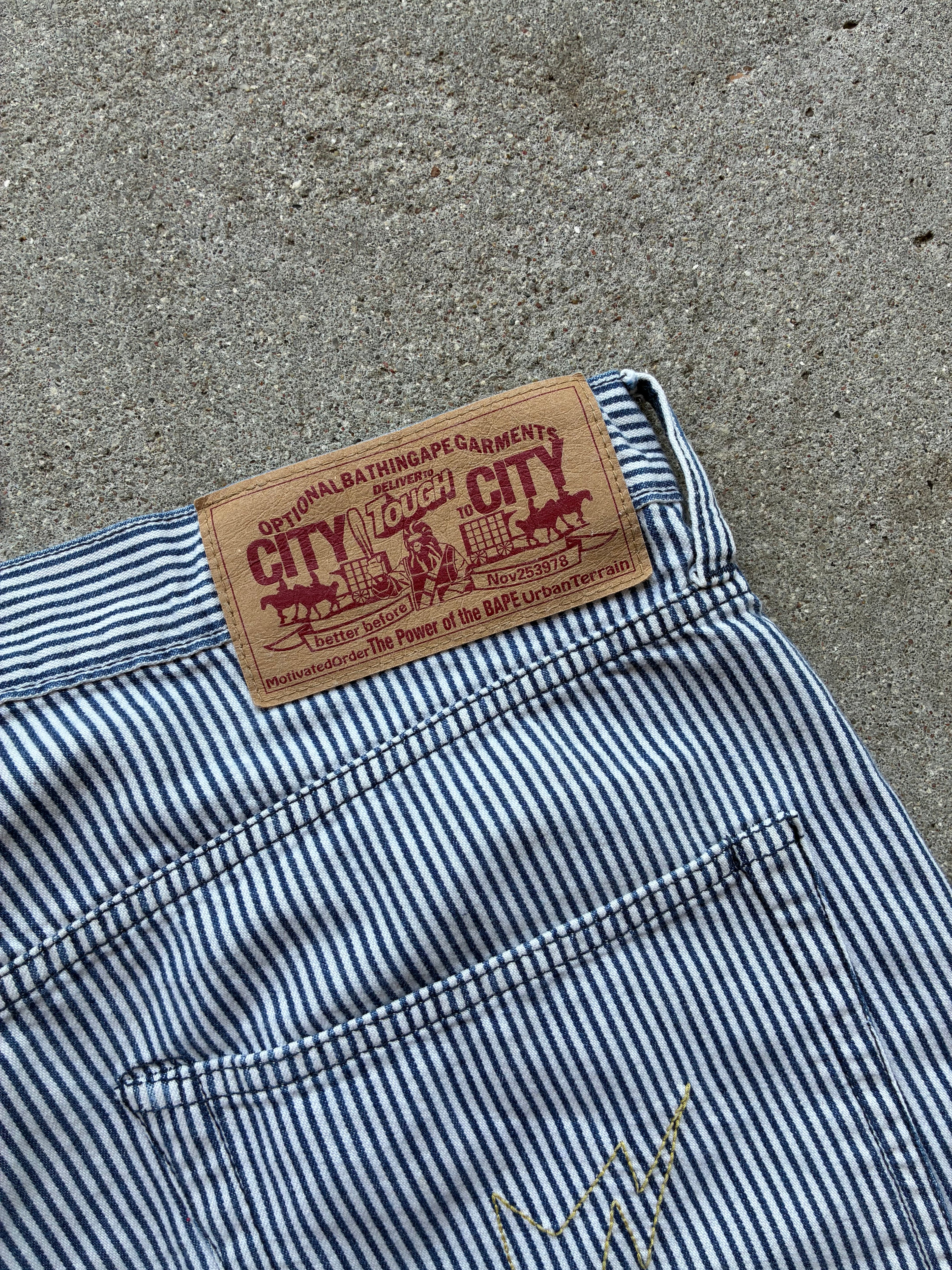 Bape “VINTAGE LOGO” Shorts (L)