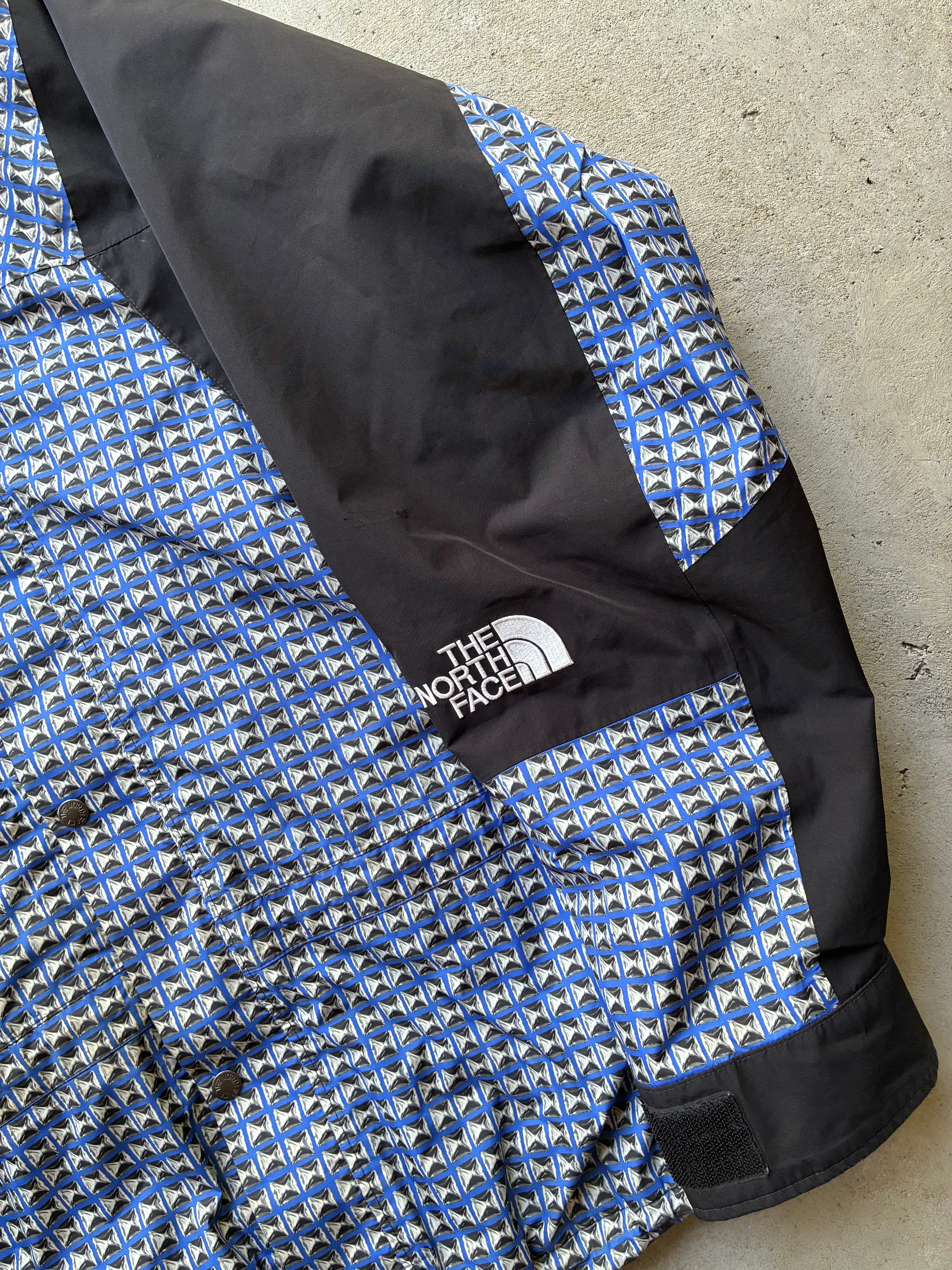 Supreme X The North Face “STUDDED MOUNTAIN” jakke (XL)
