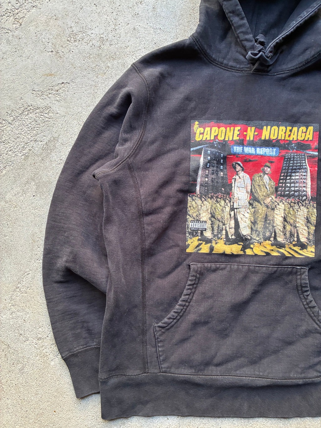 Supreme “CAPONE -N- NOREAGA WAR RAPPORT” Hoodie (M)