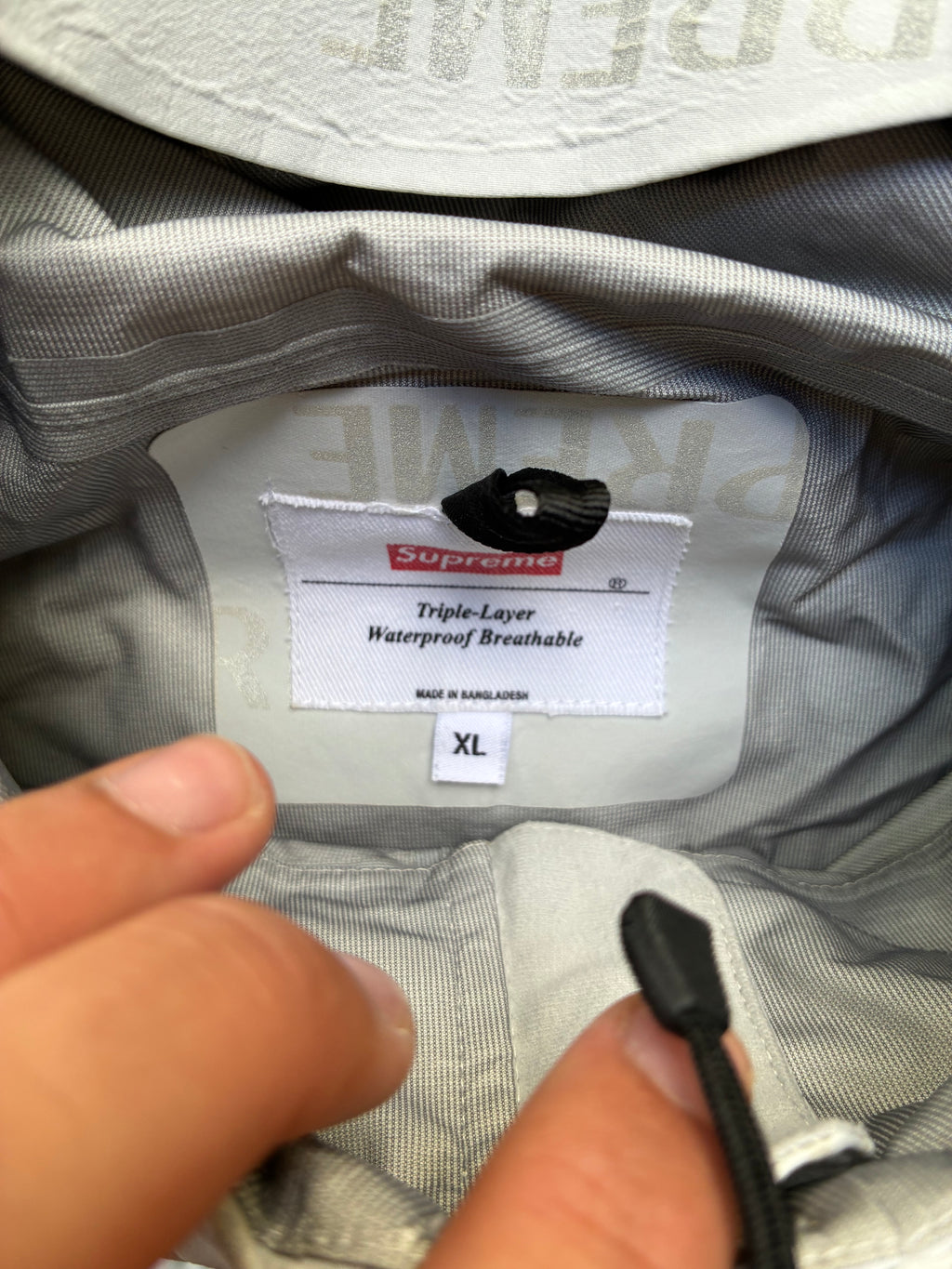 Supreme “REFLECTIVE REPEAT FW16” Jacket (XL)