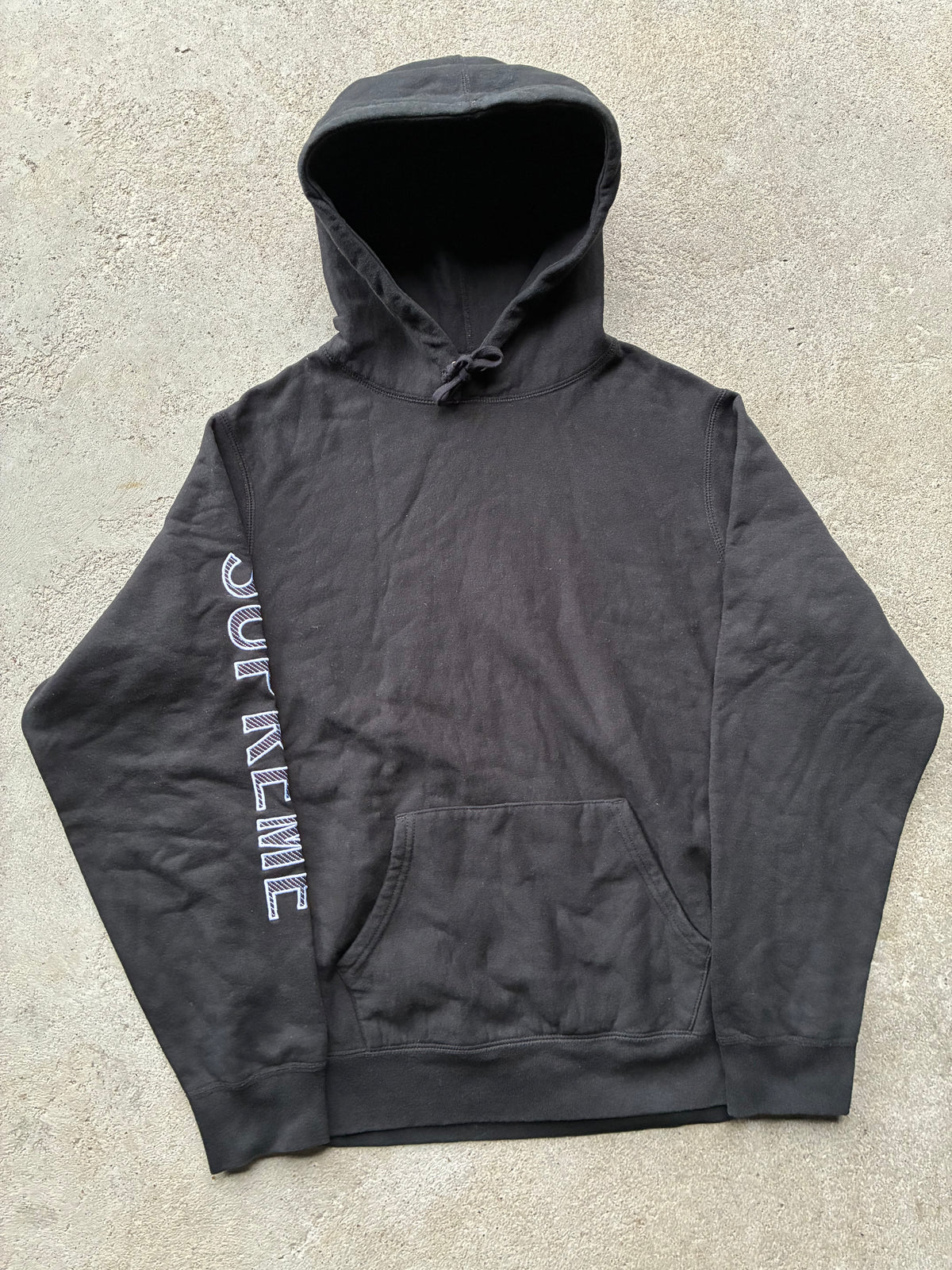 Supreme “EMBORIDED LOGO” Hoodie (M)