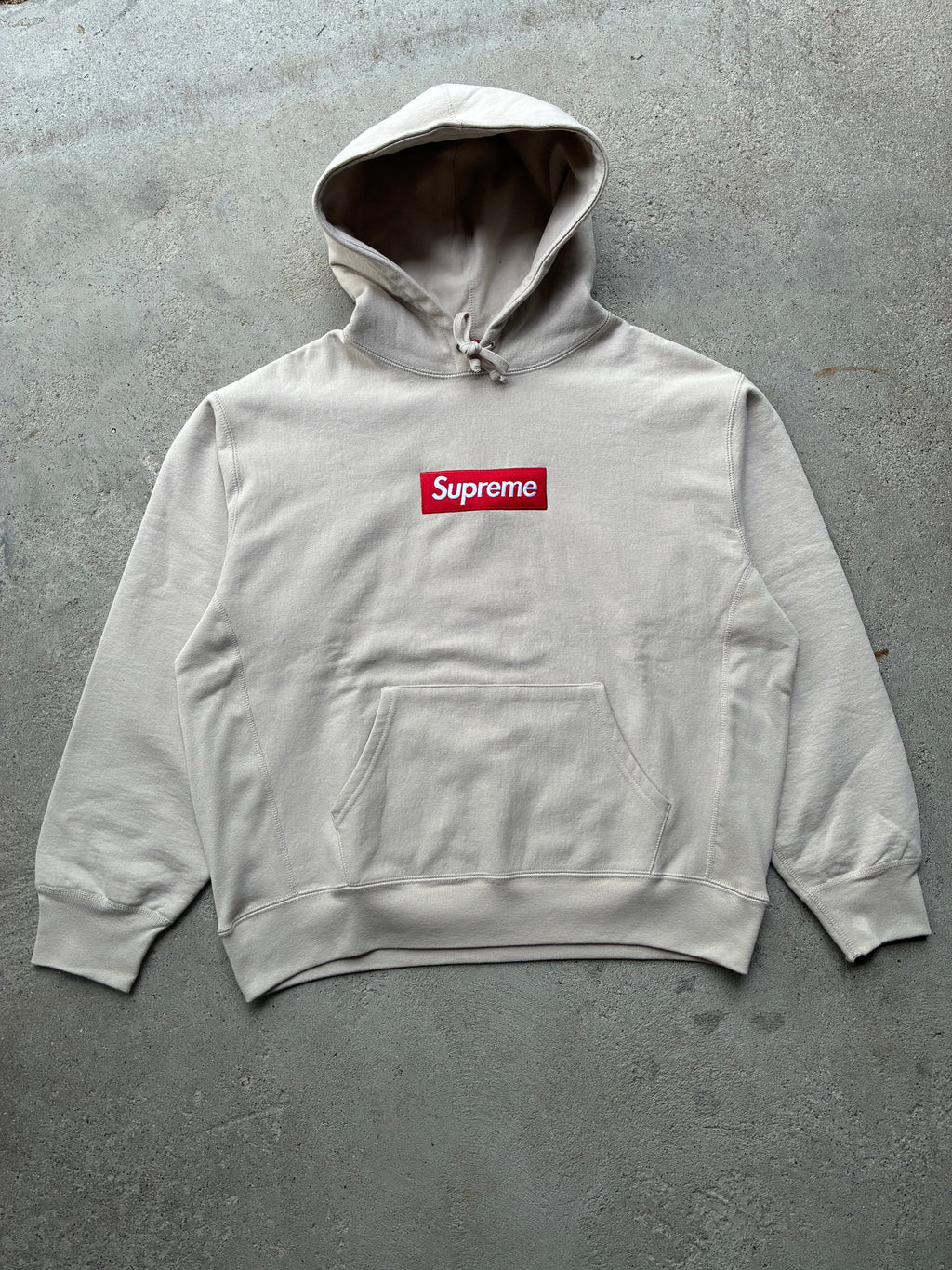 Supreme box logo “FW24 BEIGE” hoodie (M)