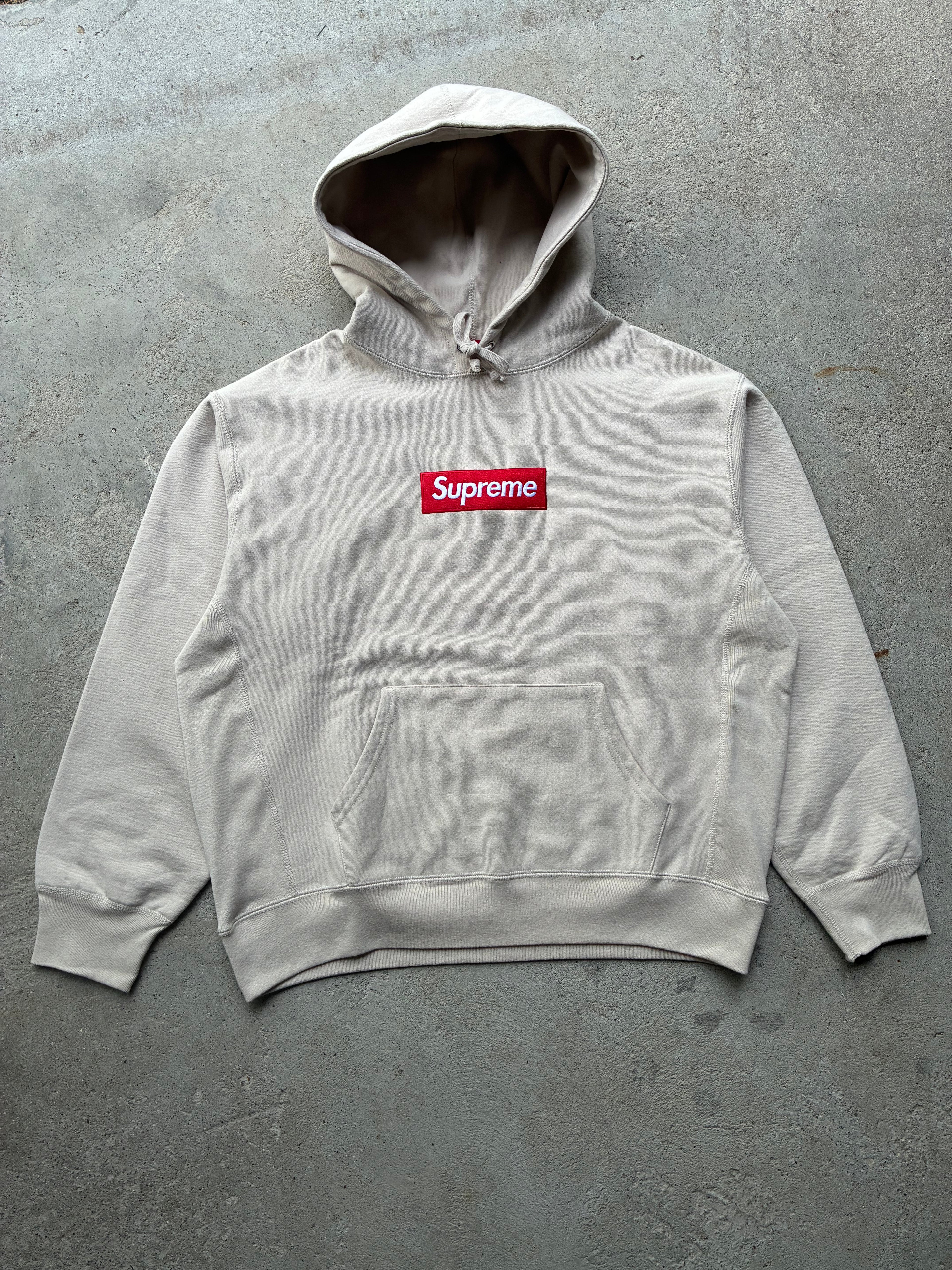 Supreme box logo “FW24 BEIGE” hoodie (M)