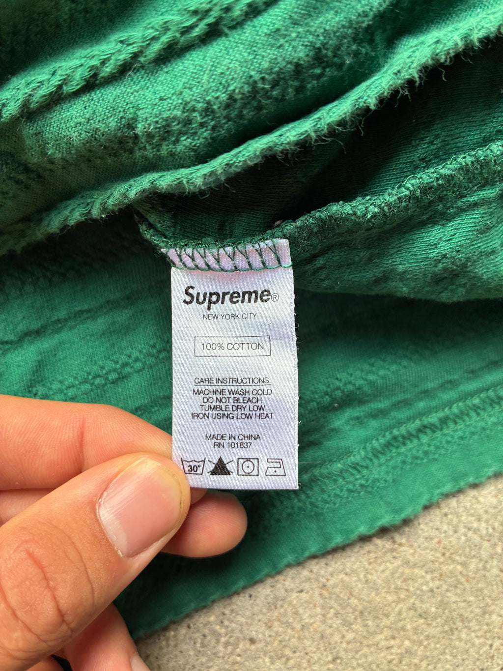 Supreme “RIPPED NEW YORK” Long Sleeve (L)