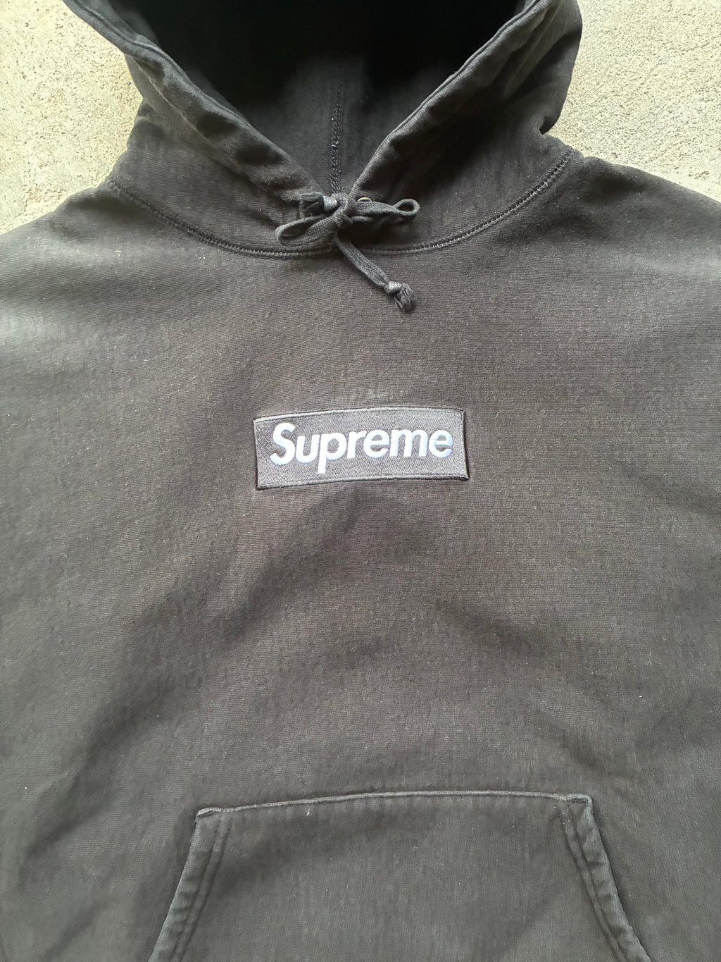 Supreme box logo “FW23 black” hoodie (M)