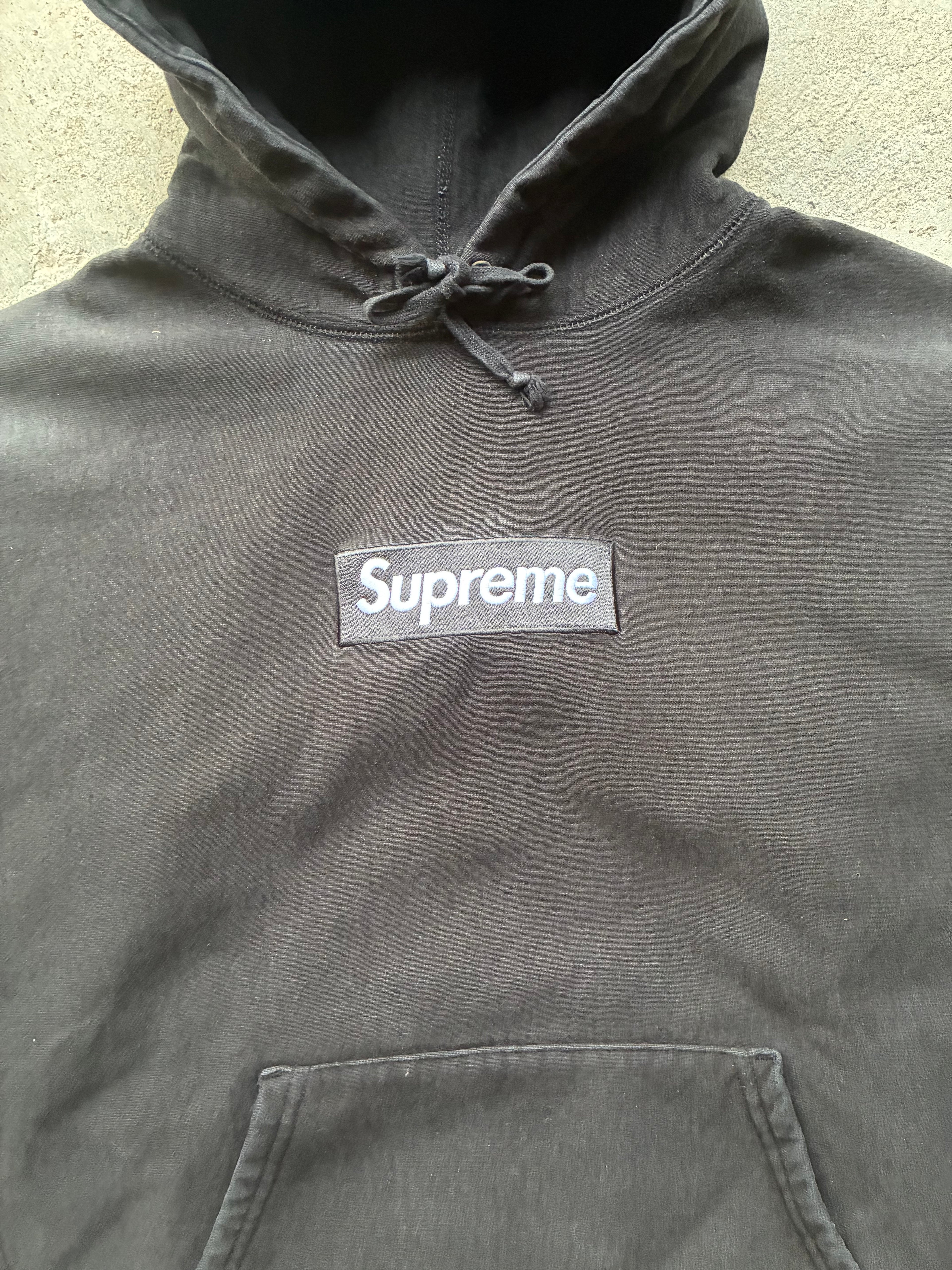 Supreme box logo “FW23 black” hoodie (M)
