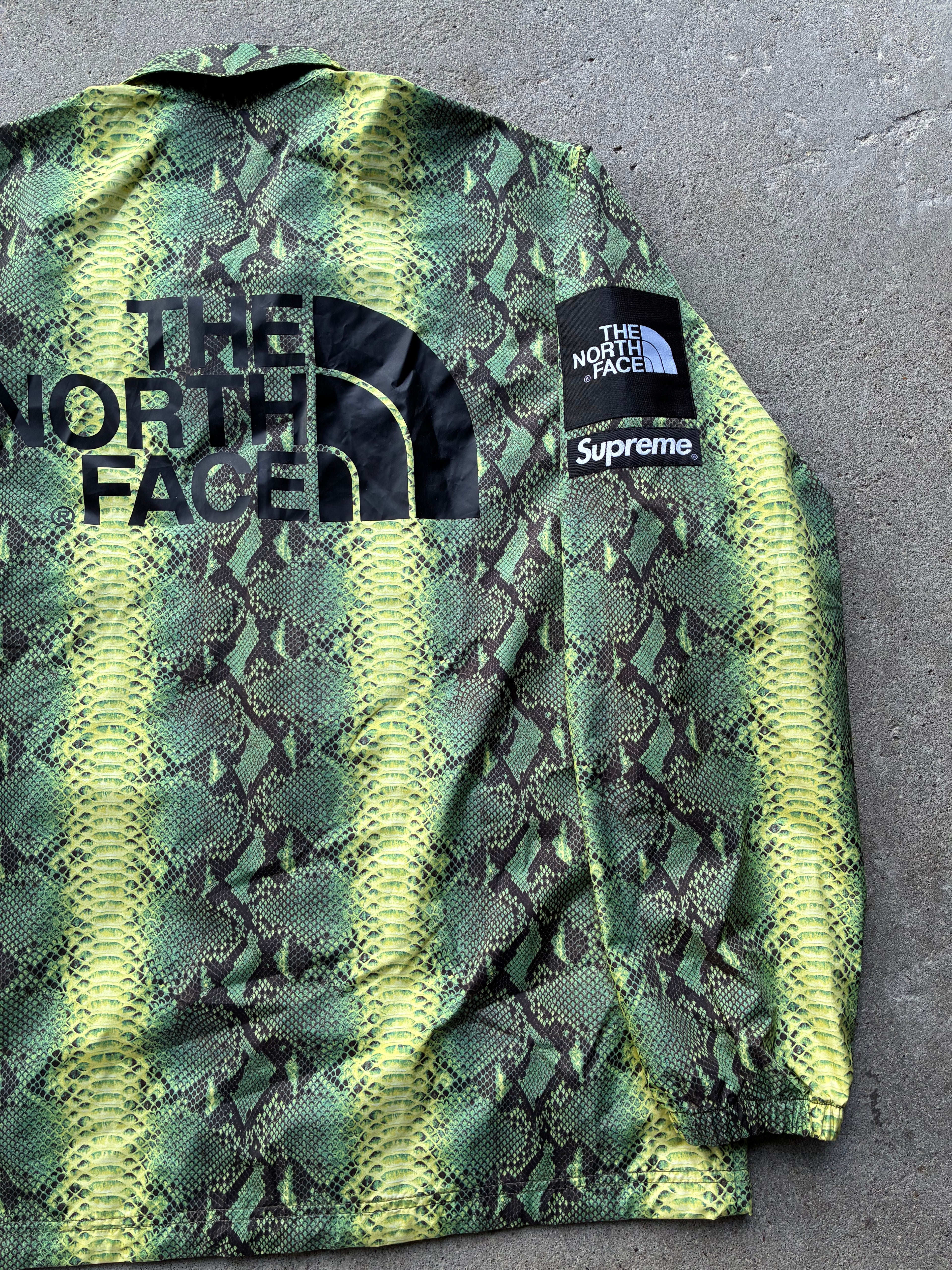 Supreme x the north face  “SNAKESKIN” jacket (M)