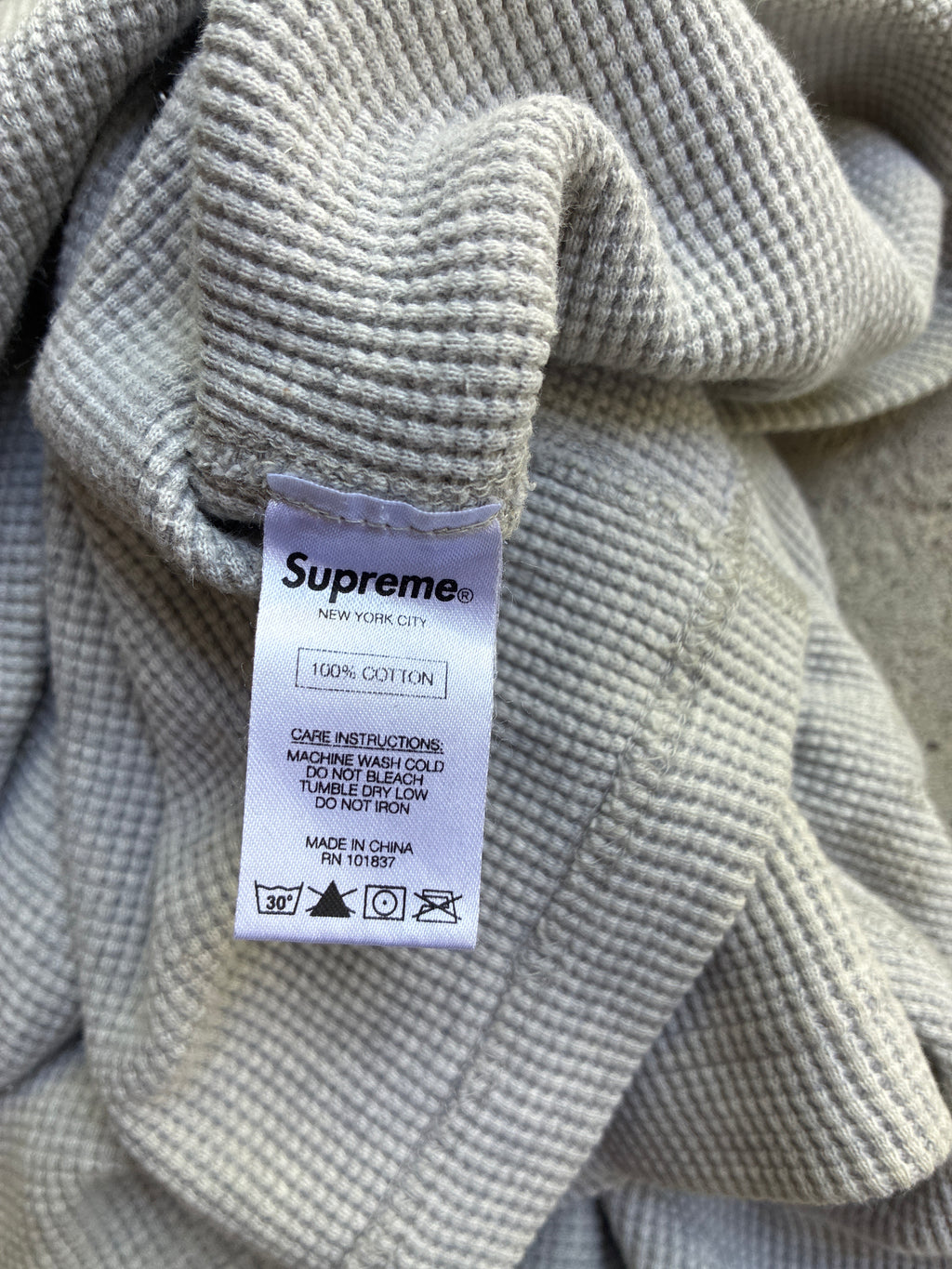 Supreme “LOGO WAFFLE THERMAL” Long Sleeve (M)