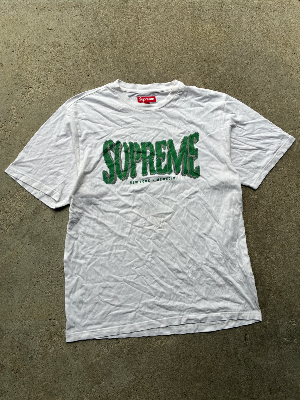 Supreme “FLOCKED WASHED” Tee (M)