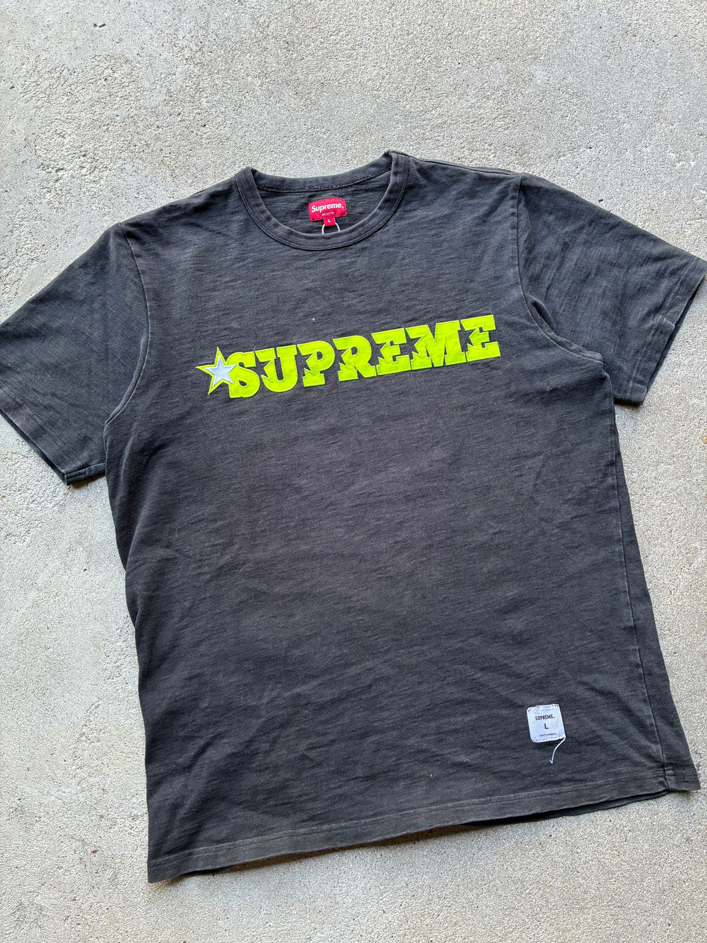 Supreme “STAR LOGO S/S” Tee (L)