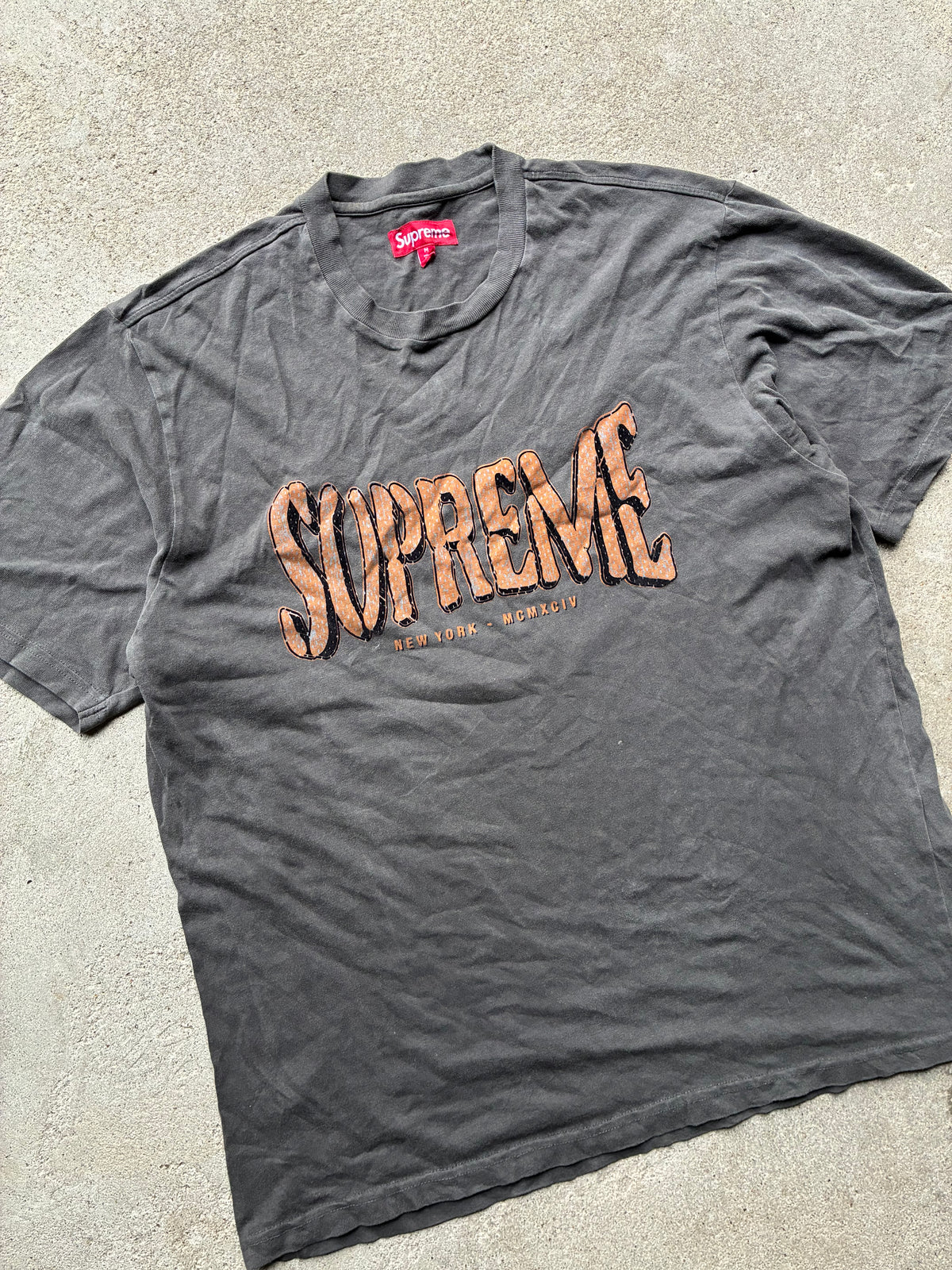 Supreme “FLOCKED WASHED” Tee (M)