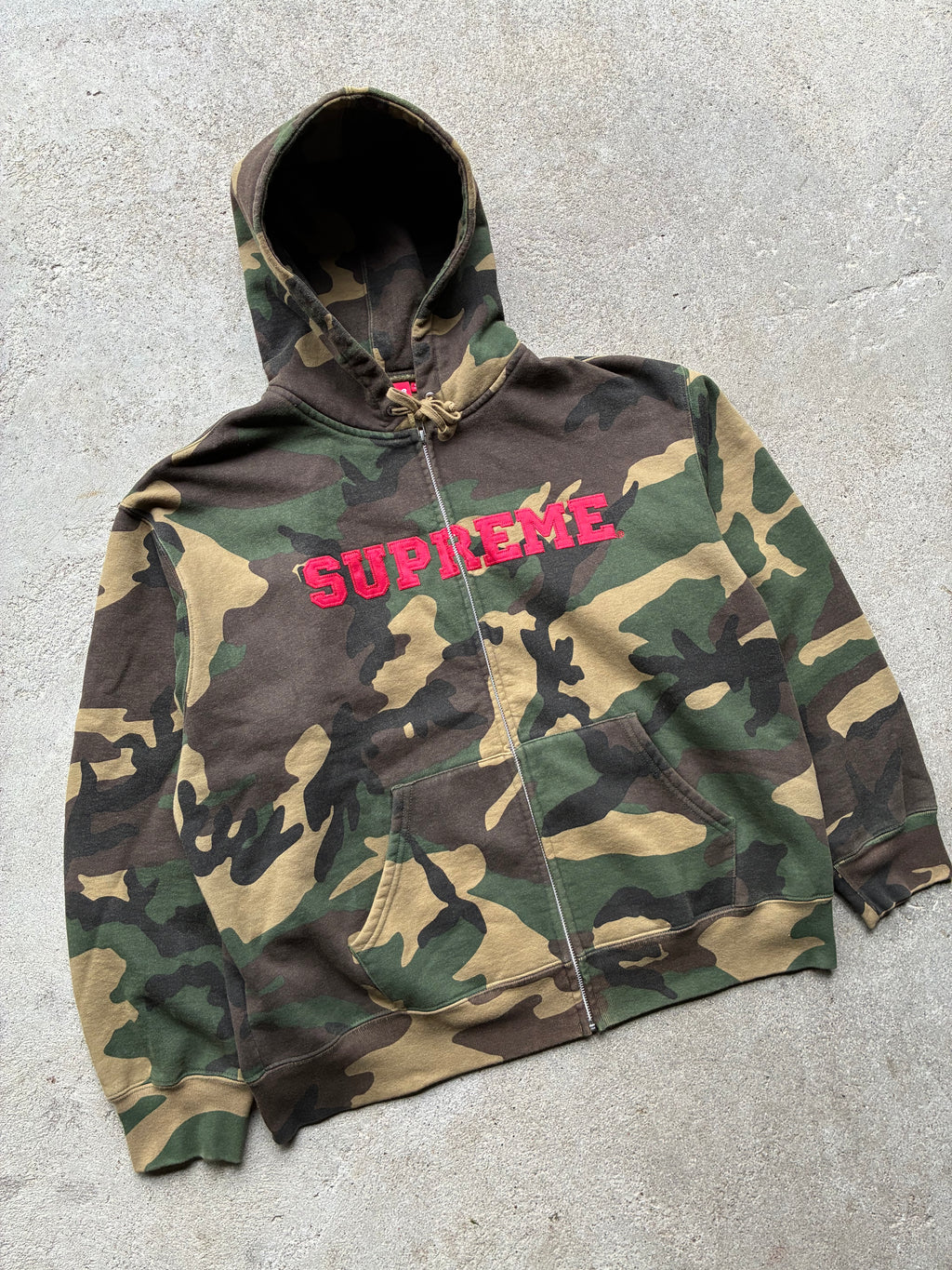 Supreme “COLLEGIATE APPLIQUÉ CAMO” Zip Up hoodie (L)
