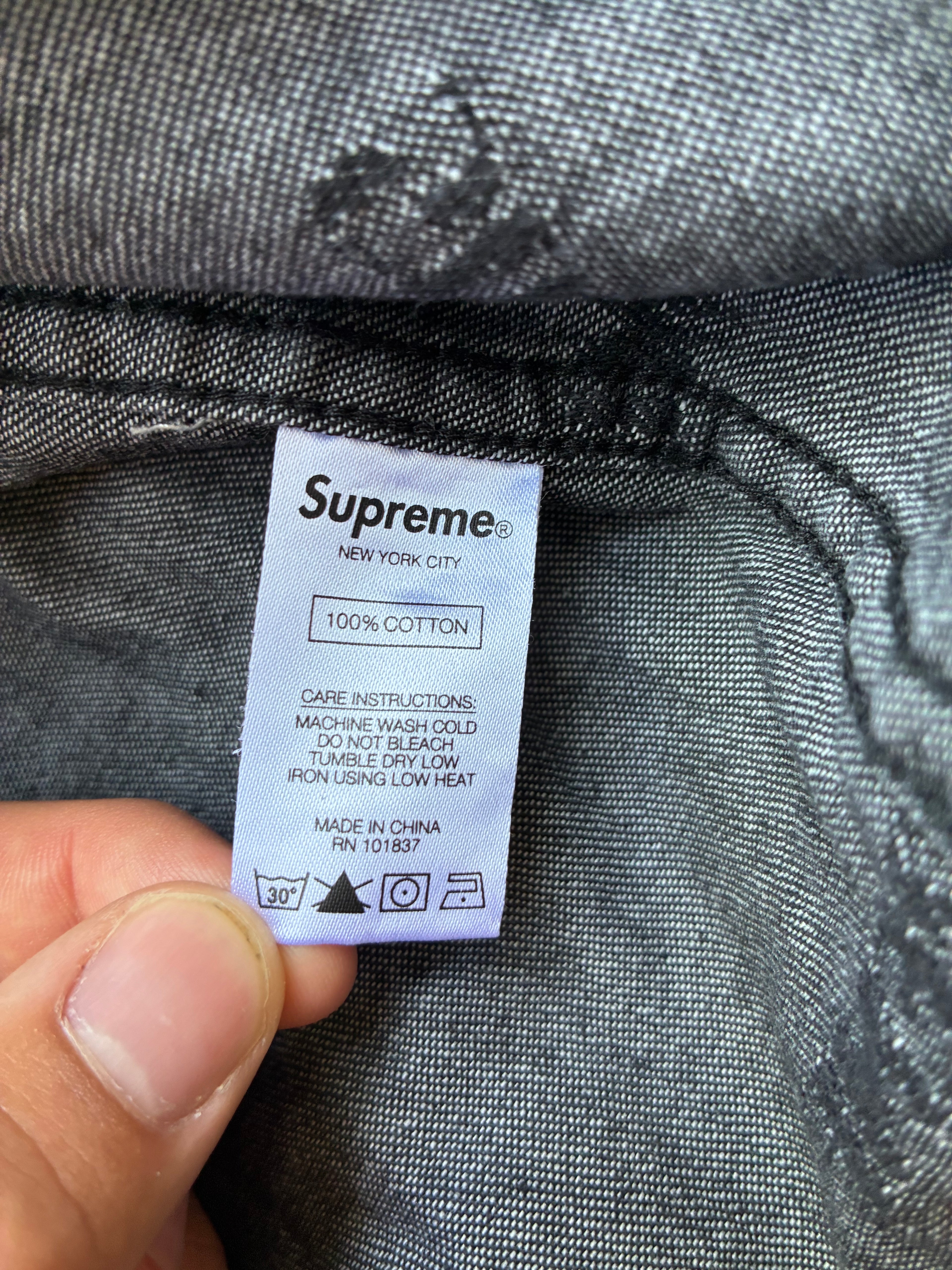 Supreme “LOGO DENIM” Skjorte (L)