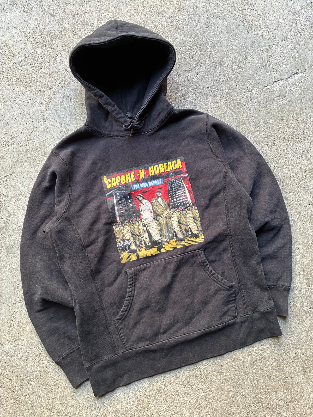 Supreme “CAPONE -N- NOREAGA WAR RAPPORT” Hoodie (M)