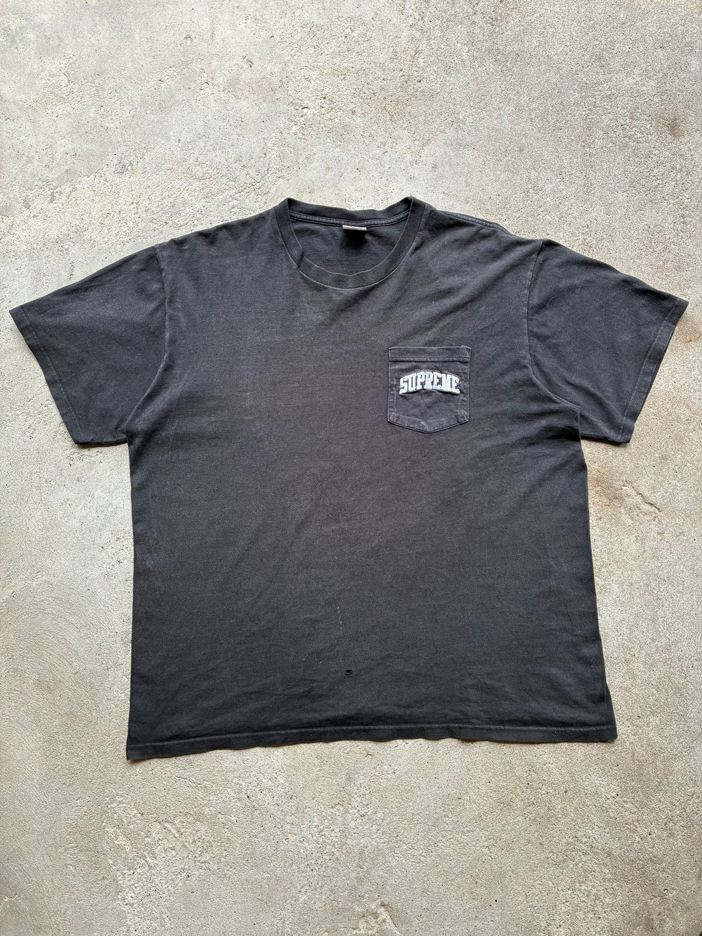 Supreme x NFL “RAIDERS X ‘47 POCKET BLACK SS19” Tee